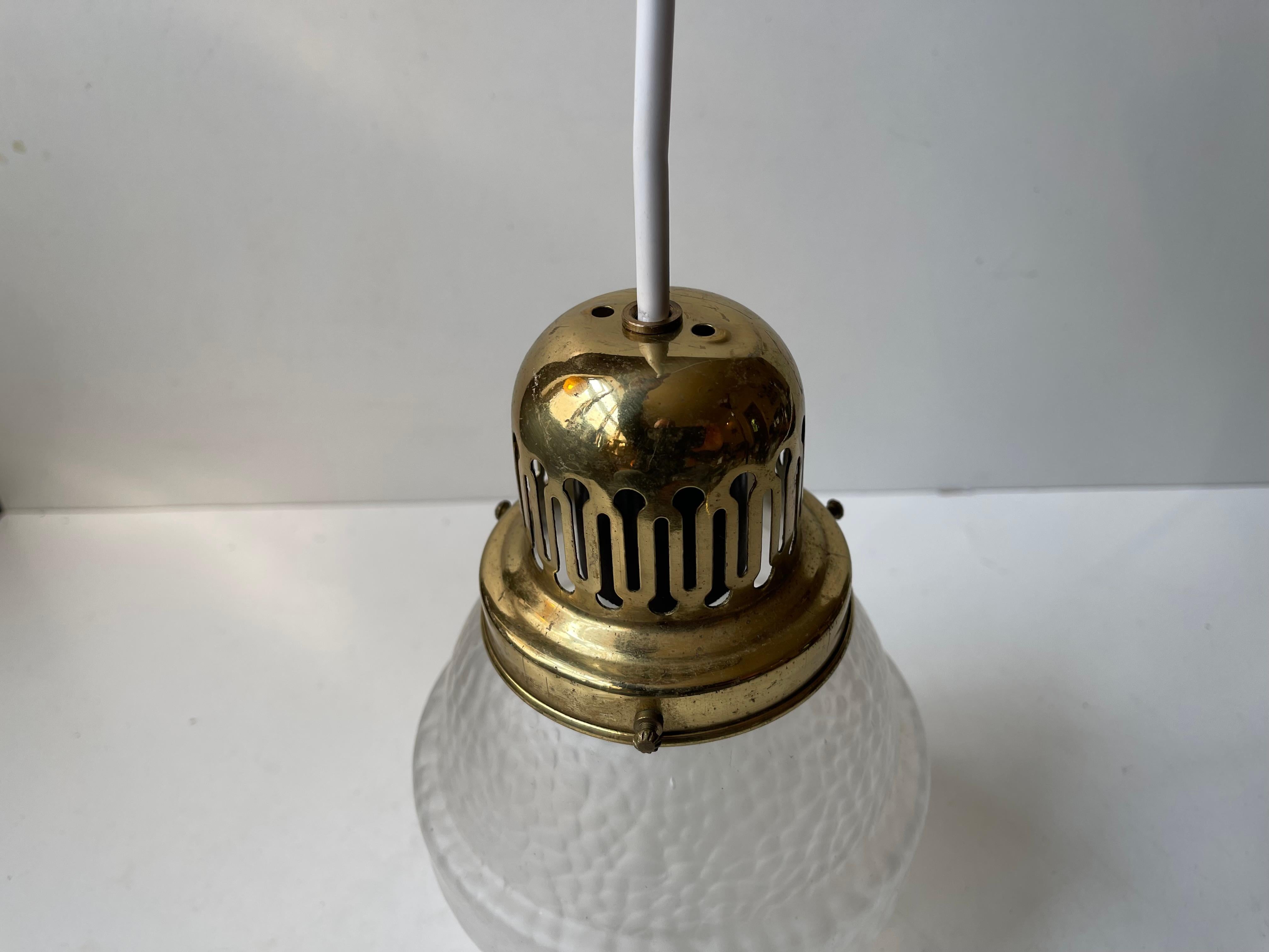 Scandinavian Art Deco Pendant Lamp in Brass & Lizard skin Glass, 1930s For Sale 6