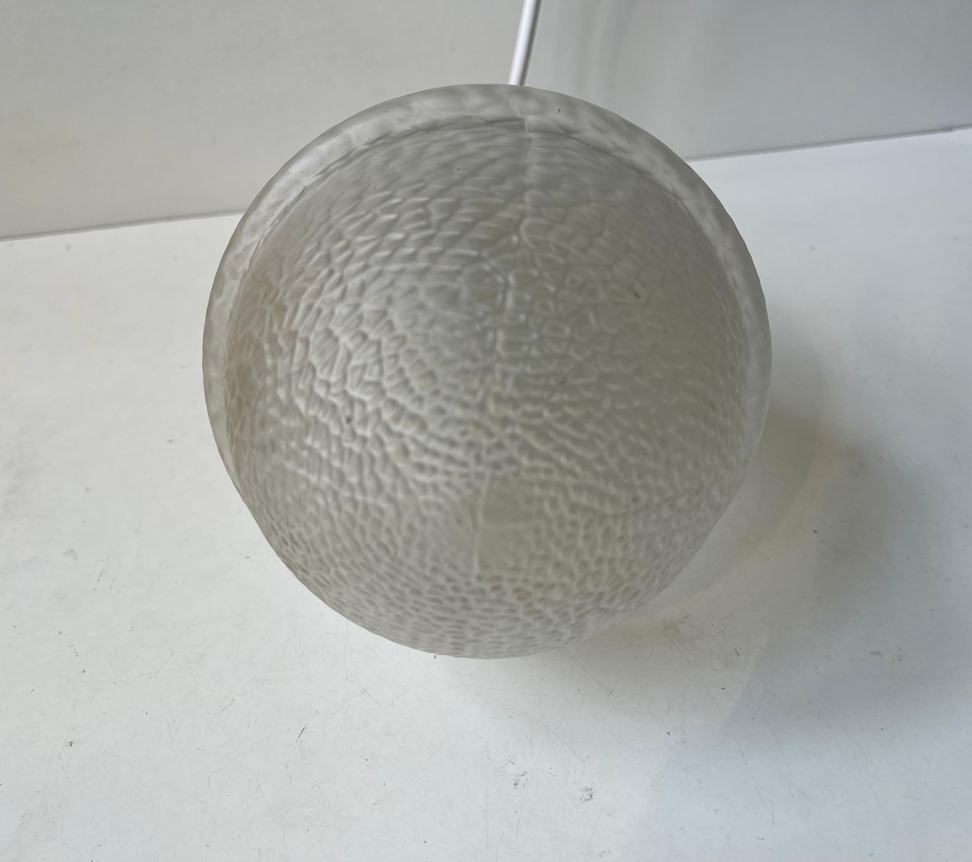 Scandinavian Art Deco Pendant Lamp in Brass & Lizard skin Glass, 1930s For Sale 7