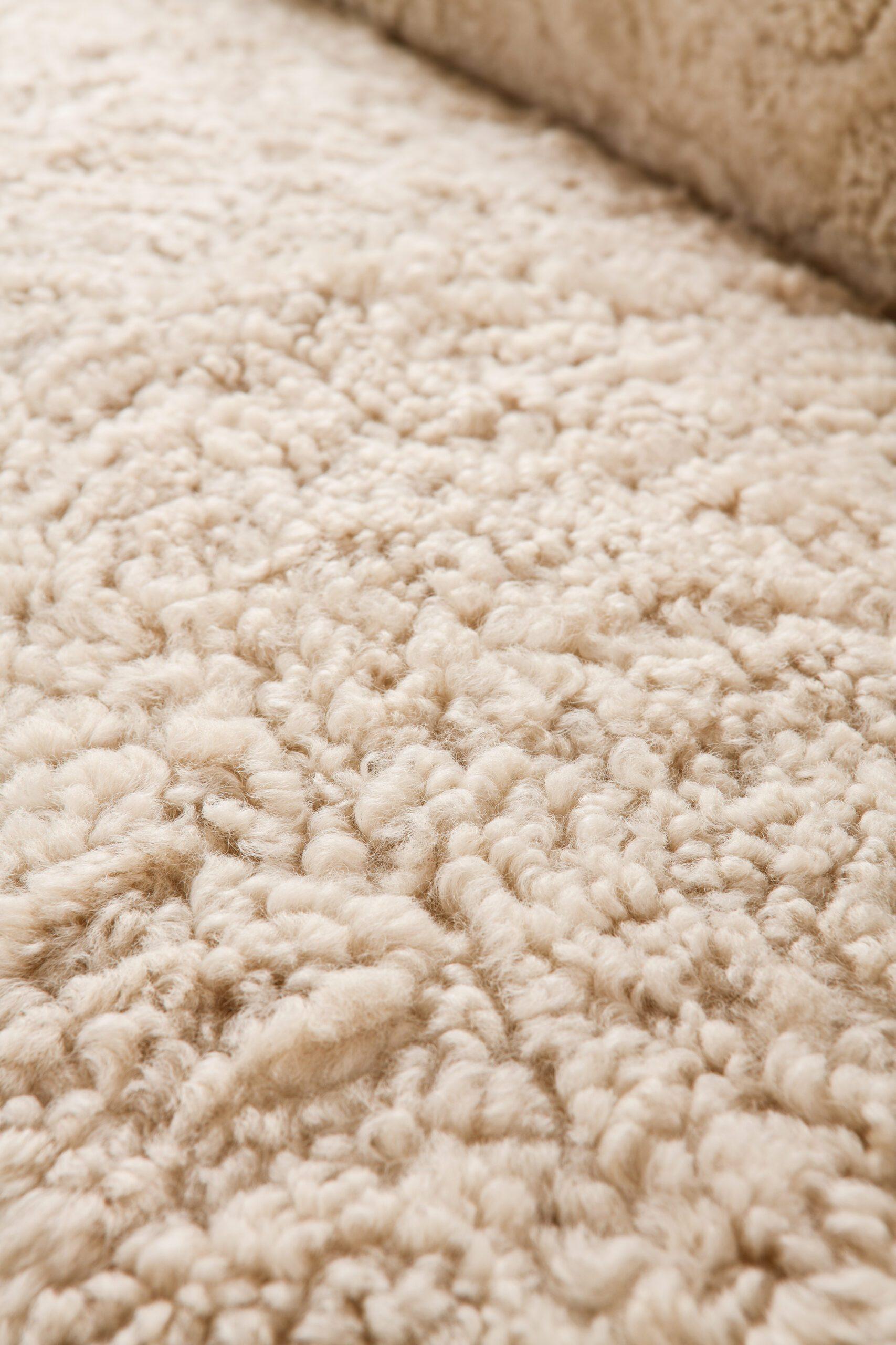 Cuir de mouton Canapé scandinave Art déco en bouleau et peau de mouton, années 1930 en vente