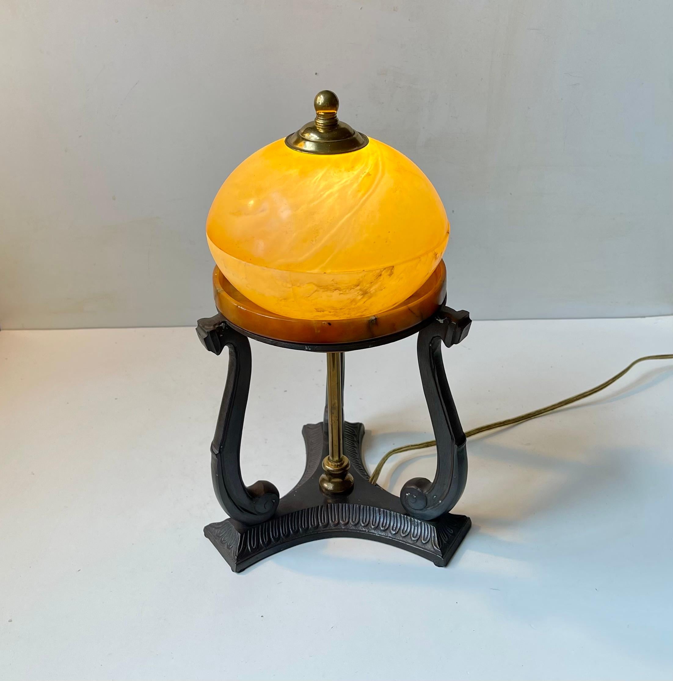 Scandinavian Art Deco Table Lamp in Alabaster & Patinated Bronze In Good Condition For Sale In Esbjerg, DK