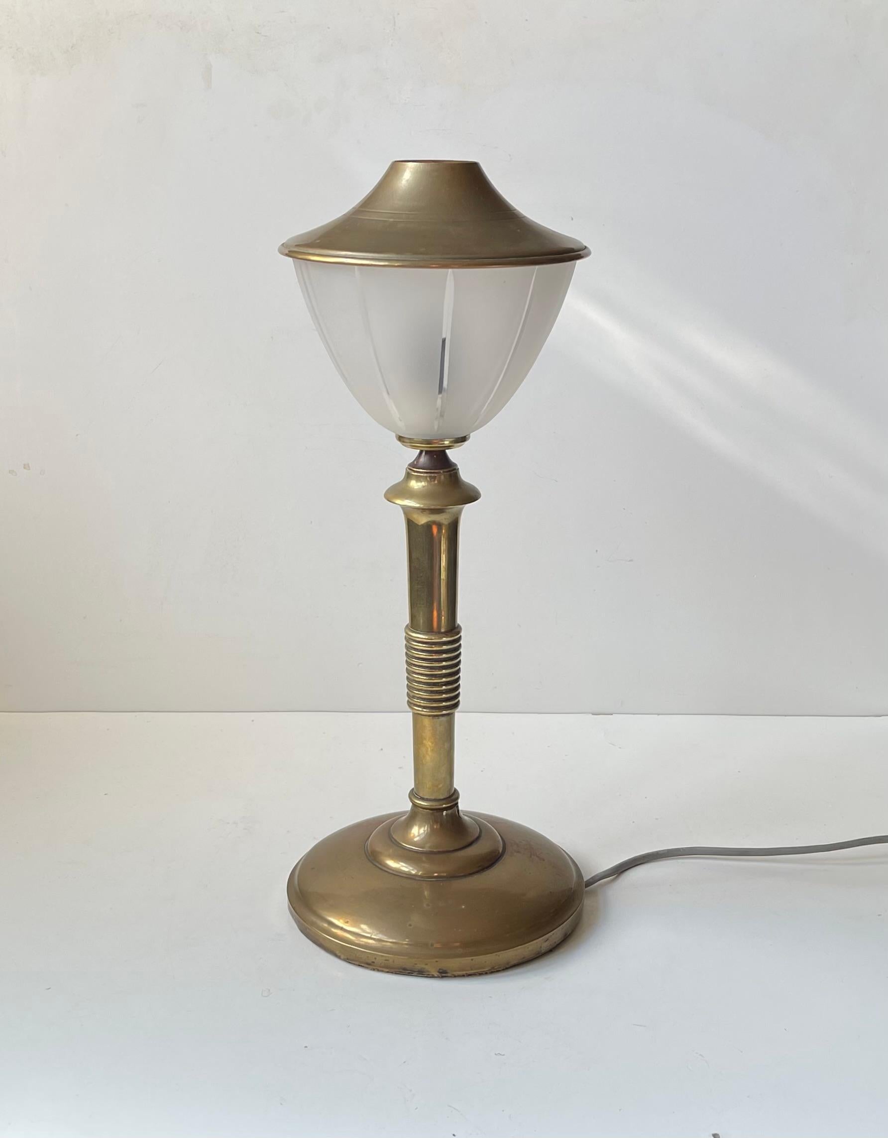 Scandinavian Art Deco Table Lamp in Bronze, Brass and Glass, 1940s For Sale 6