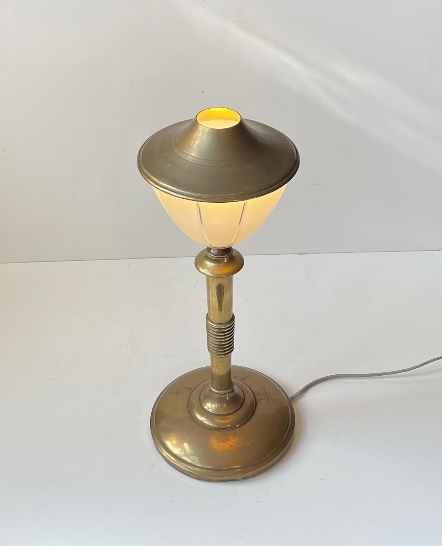 Scandinavian Art Deco Table Lamp in Bronze, Brass and Glass, 1940s In Good Condition For Sale In Esbjerg, DK