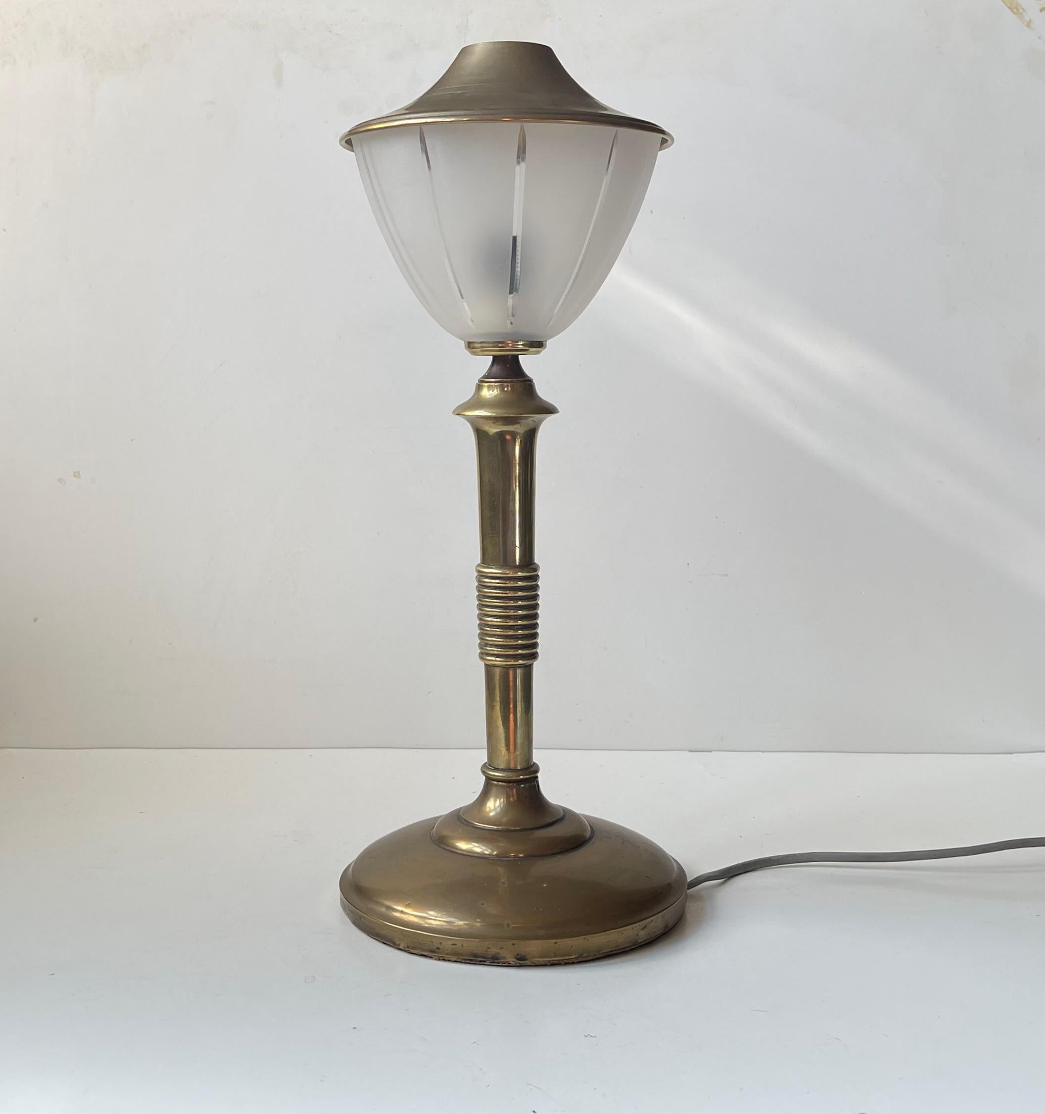 20th Century Scandinavian Art Deco Table Lamp in Bronze, Brass and Glass, 1940s For Sale