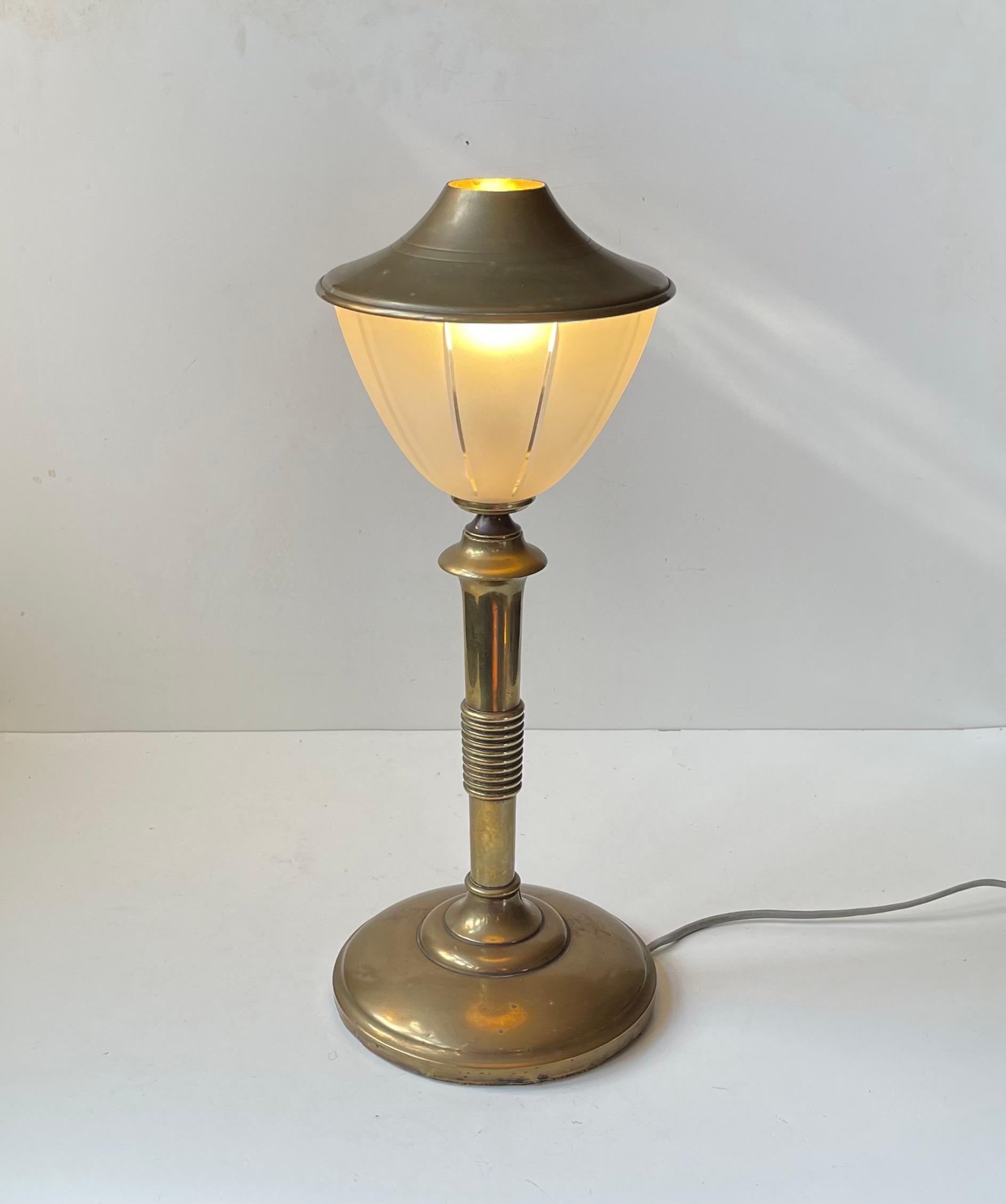 Scandinavian Art Deco Table Lamp in Bronze, Brass and Glass, 1940s For Sale 3