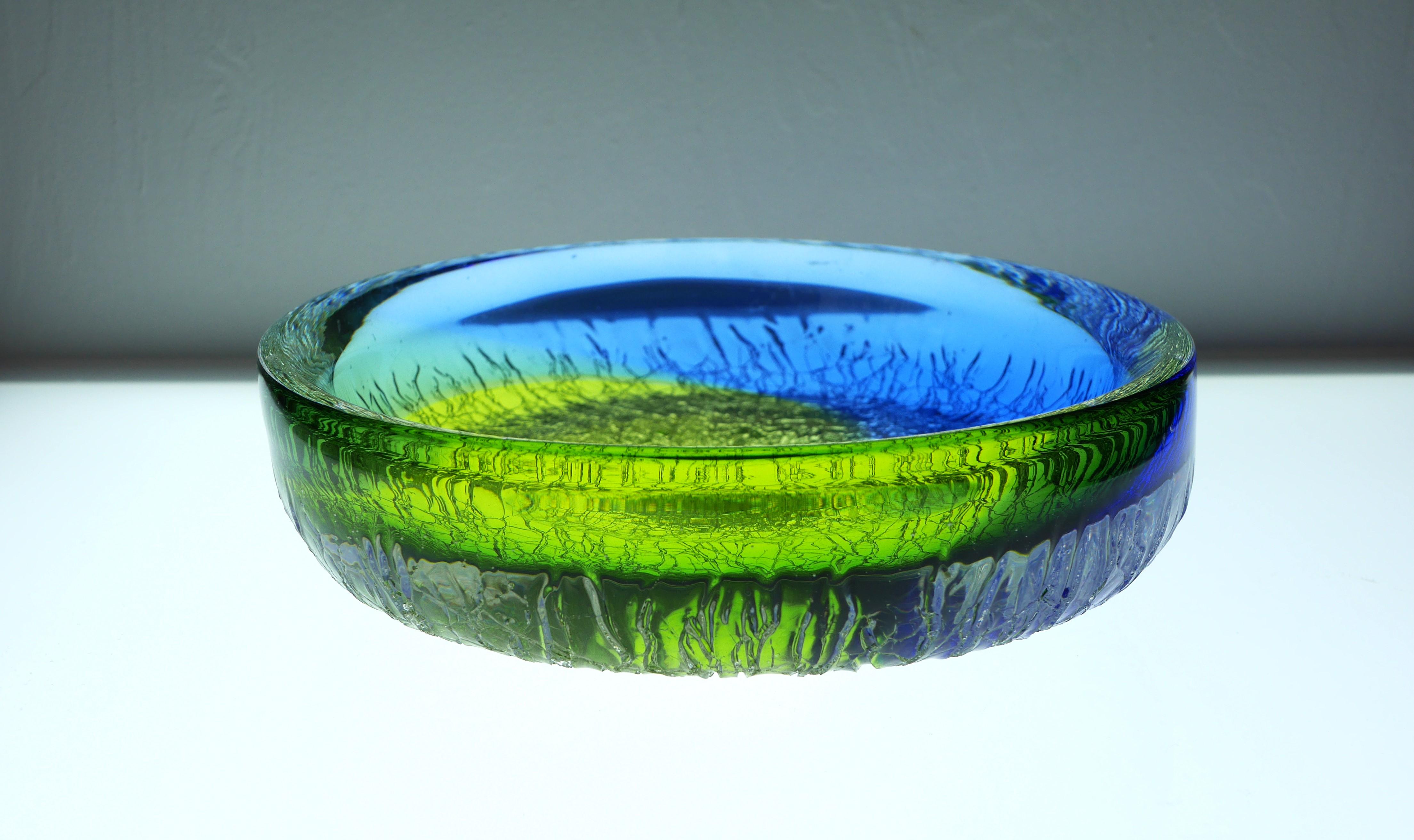 Mid-Century Modern Scandinavian Art glass bowl with amazing colors by Göran Wärff Kosta, Sweden