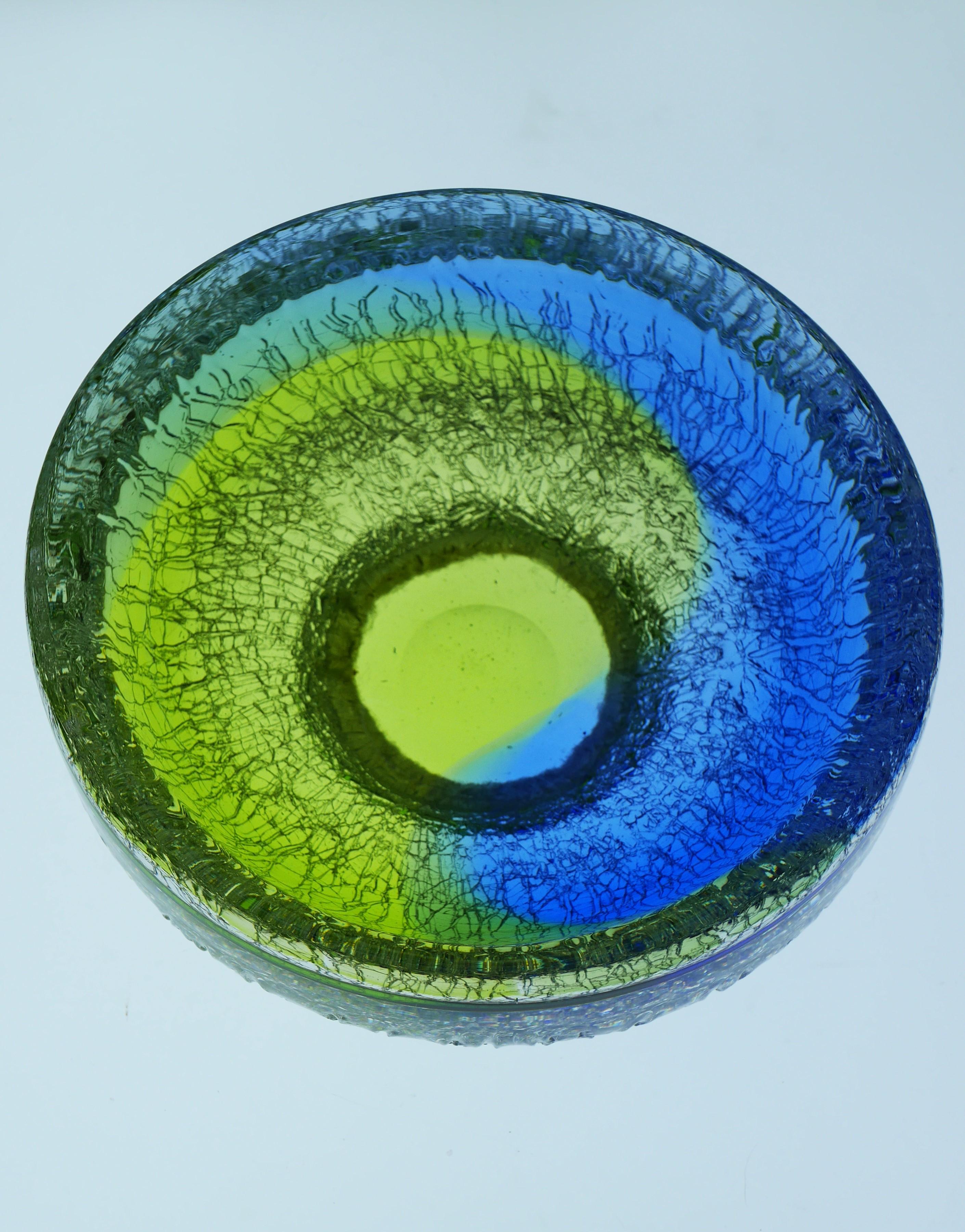 Scandinavian Art glass bowl with amazing colors by Göran Wärff Kosta, Sweden In Good Condition In Skarpnäck, SE
