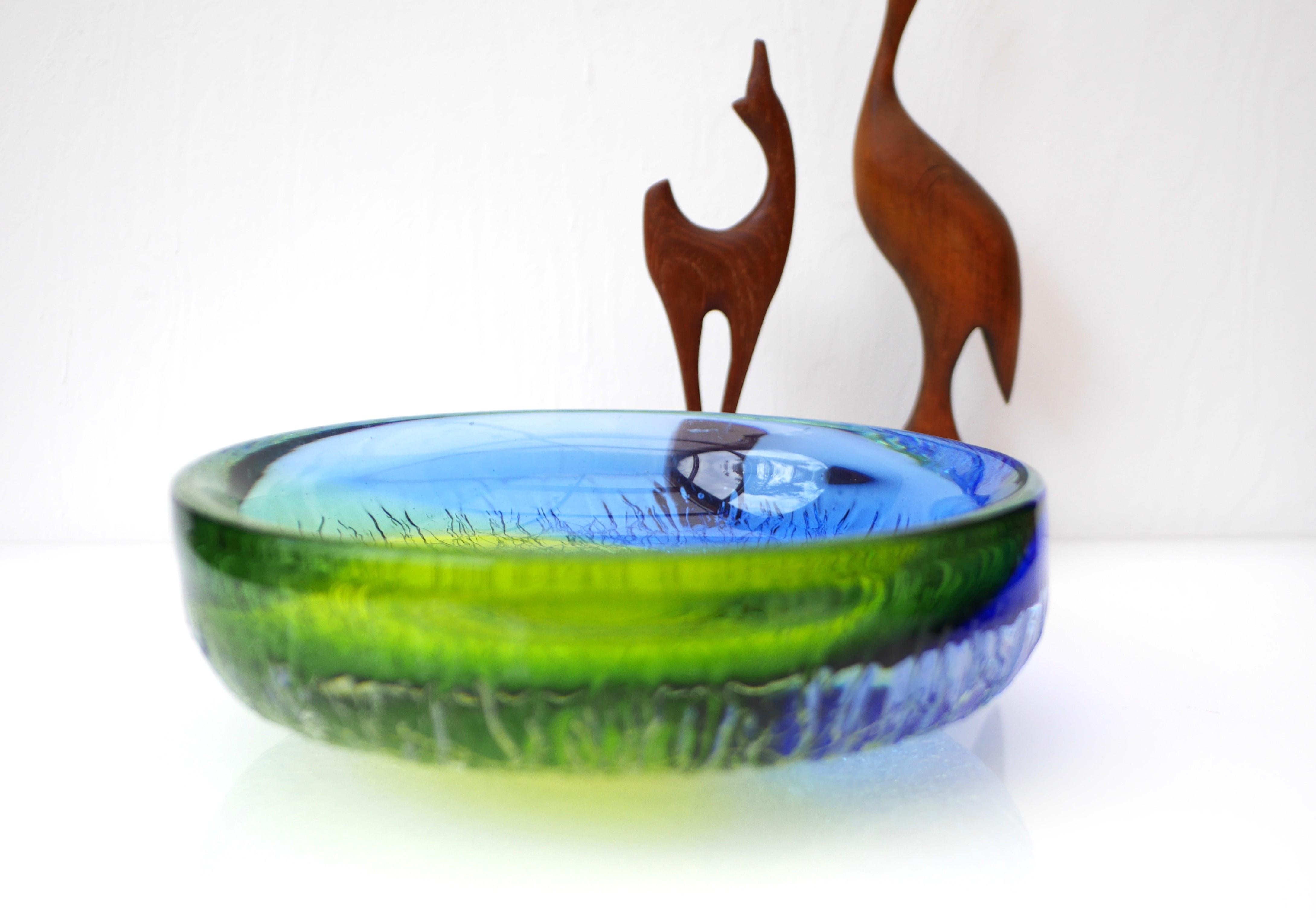 Blown Glass Scandinavian Art glass bowl with amazing colors by Göran Wärff Kosta, Sweden