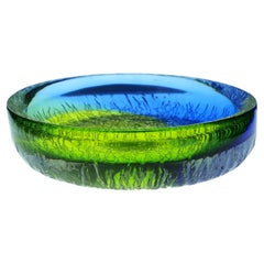 Scandinavian Art glass bowl with amazing colors by Göran Wärff Kosta, Sweden