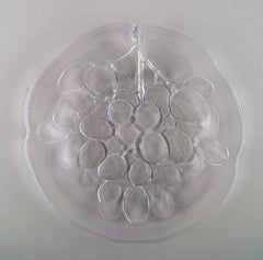Verre d'art scandinave, six plats en verre soufflé à la bouche ornés de boules de raisin