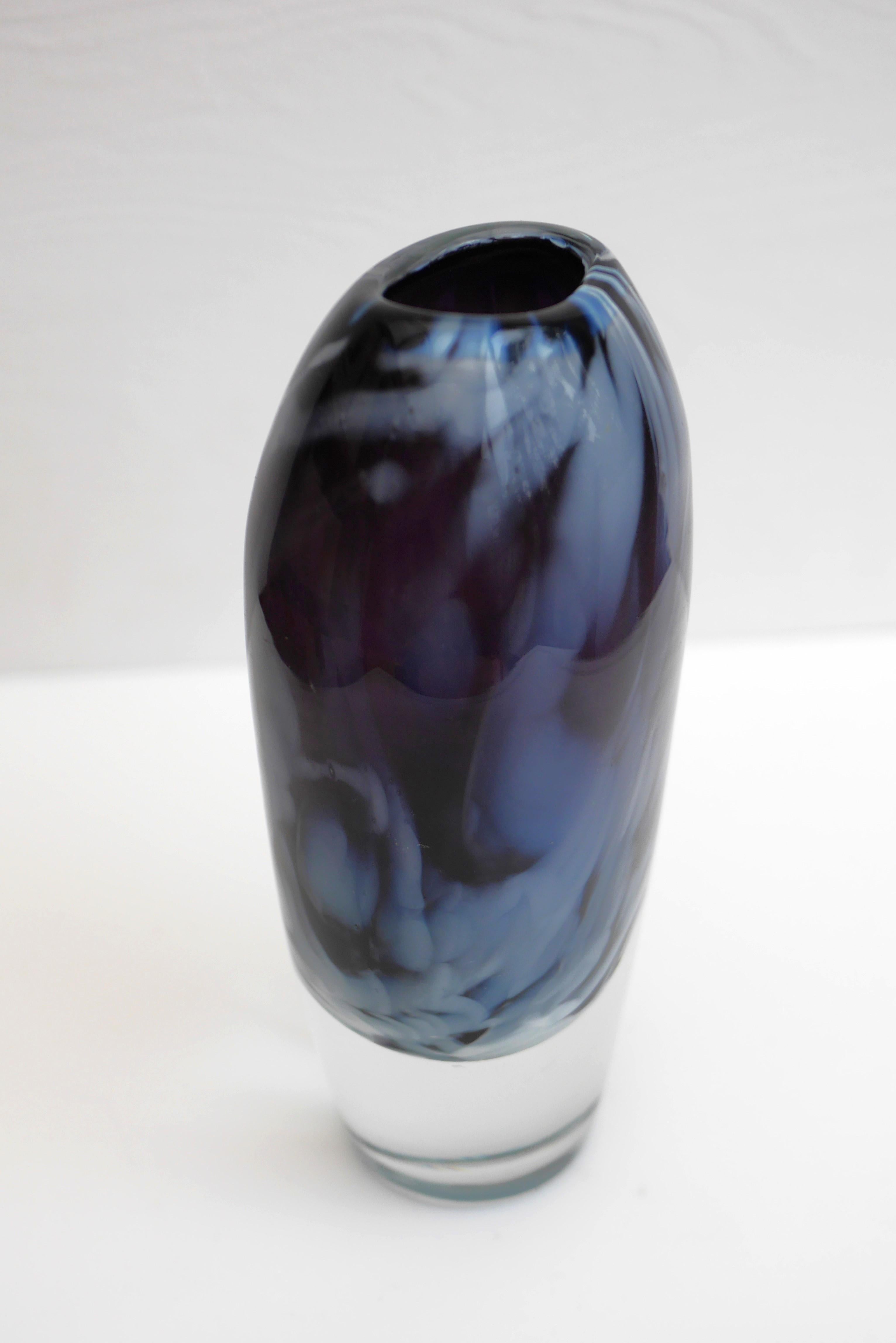 Scandinavian art glass Vase by Kjell Engman, Sea Glassbruk, Sweden For Sale 3