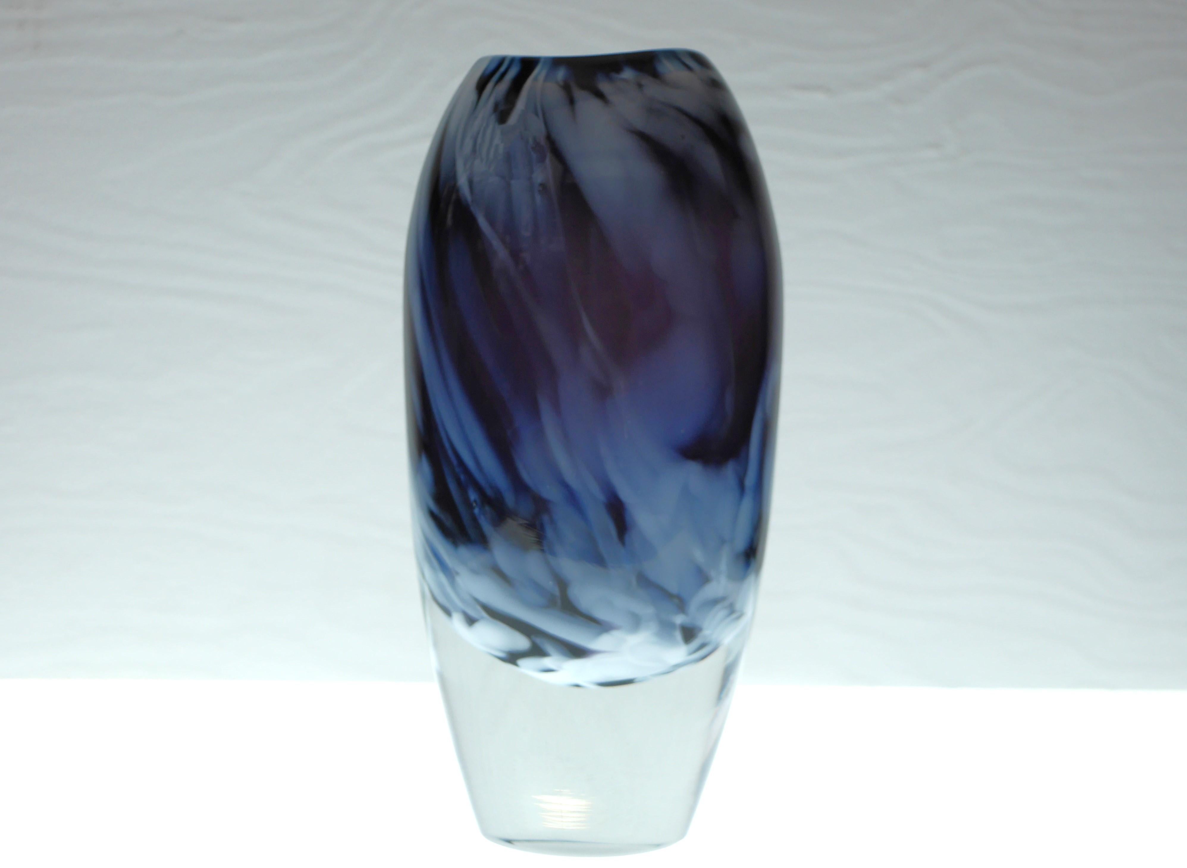 Hand-Crafted Scandinavian art glass Vase by Kjell Engman, Sea Glassbruk, Sweden For Sale