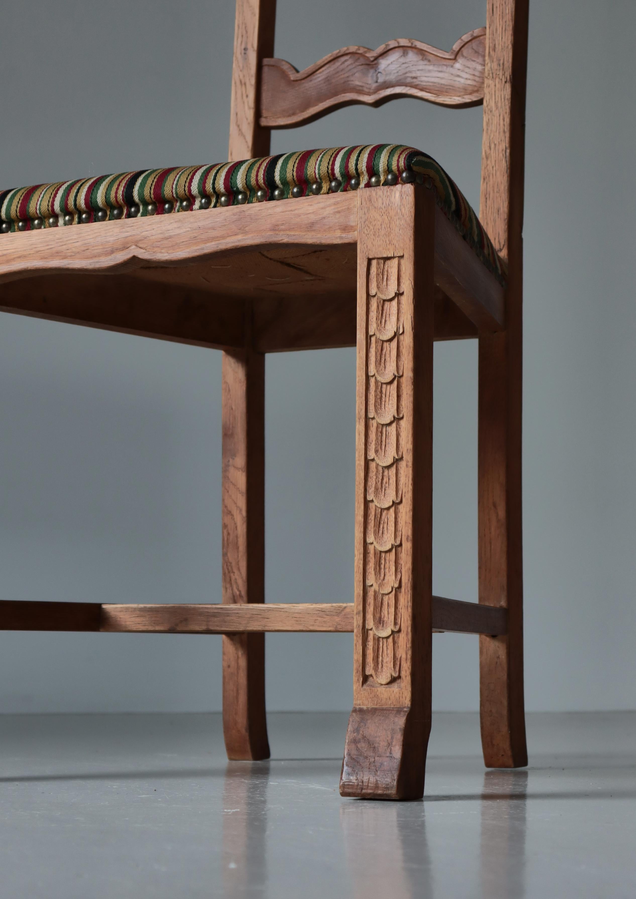 Scandinavian Art Nouveau Skönvirke Chairs in Carved Oak, Denmark, 1930s For Sale 5