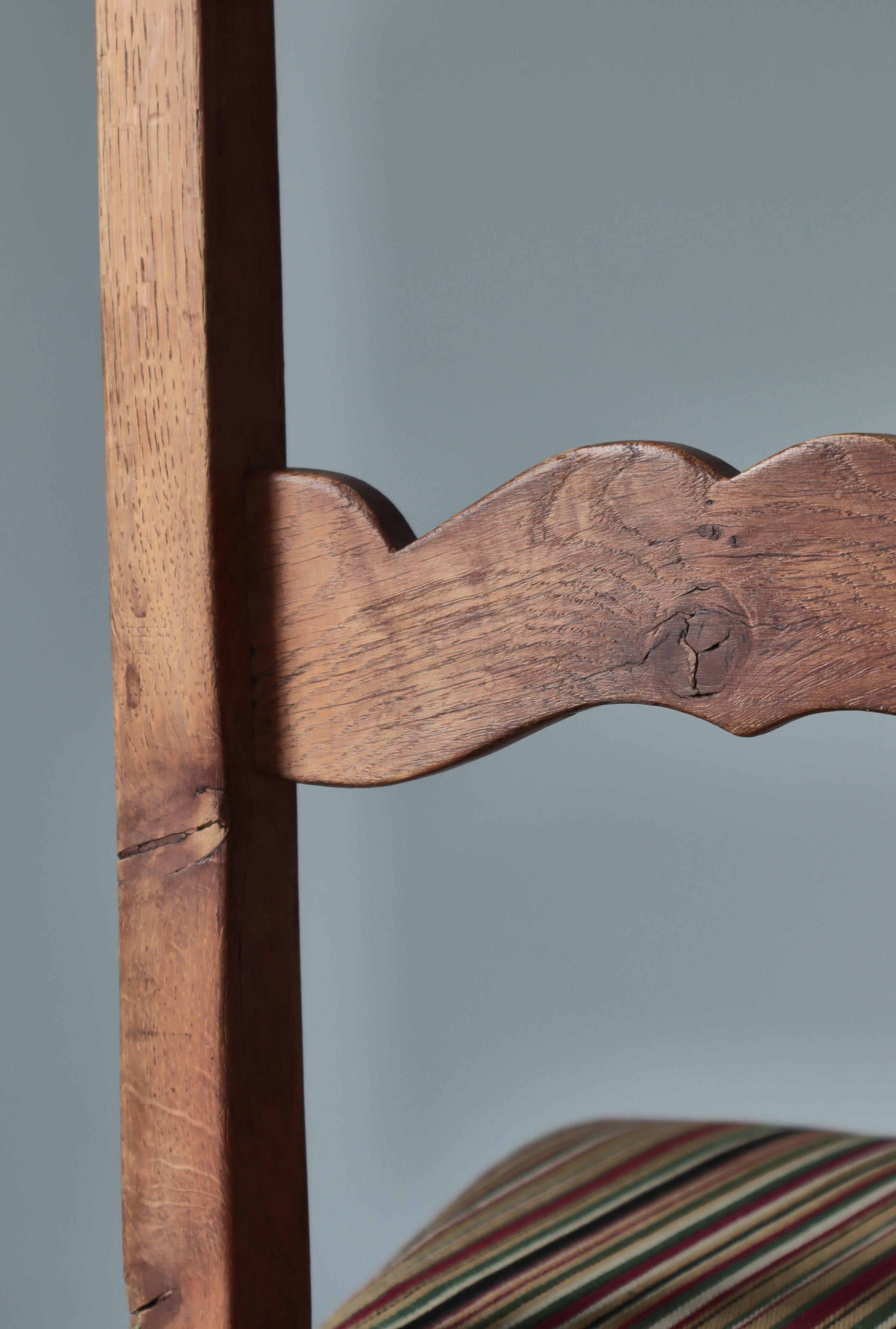 Scandinavian Art Nouveau Skönvirke Chairs in Carved Oak, Denmark, 1930s For Sale 6
