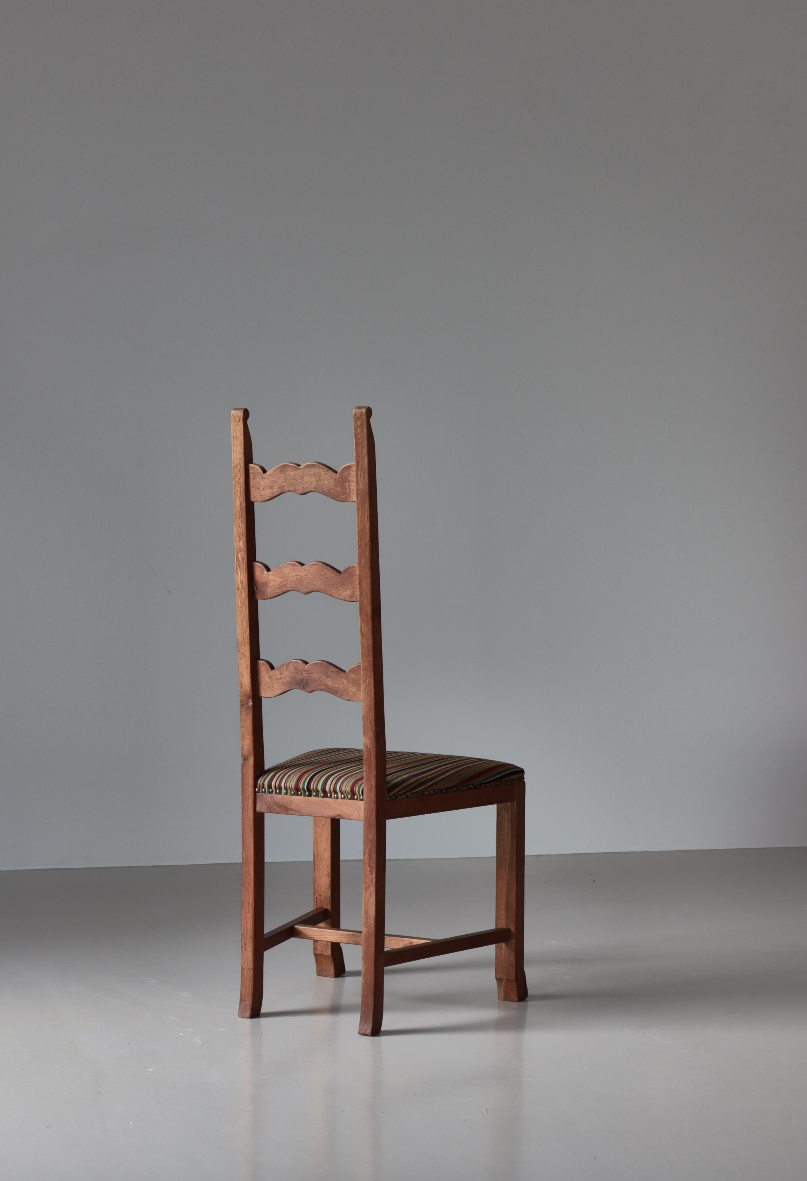 Scandinavian Art Nouveau Skönvirke Chairs in Carved Oak, Denmark, 1930s For Sale 7