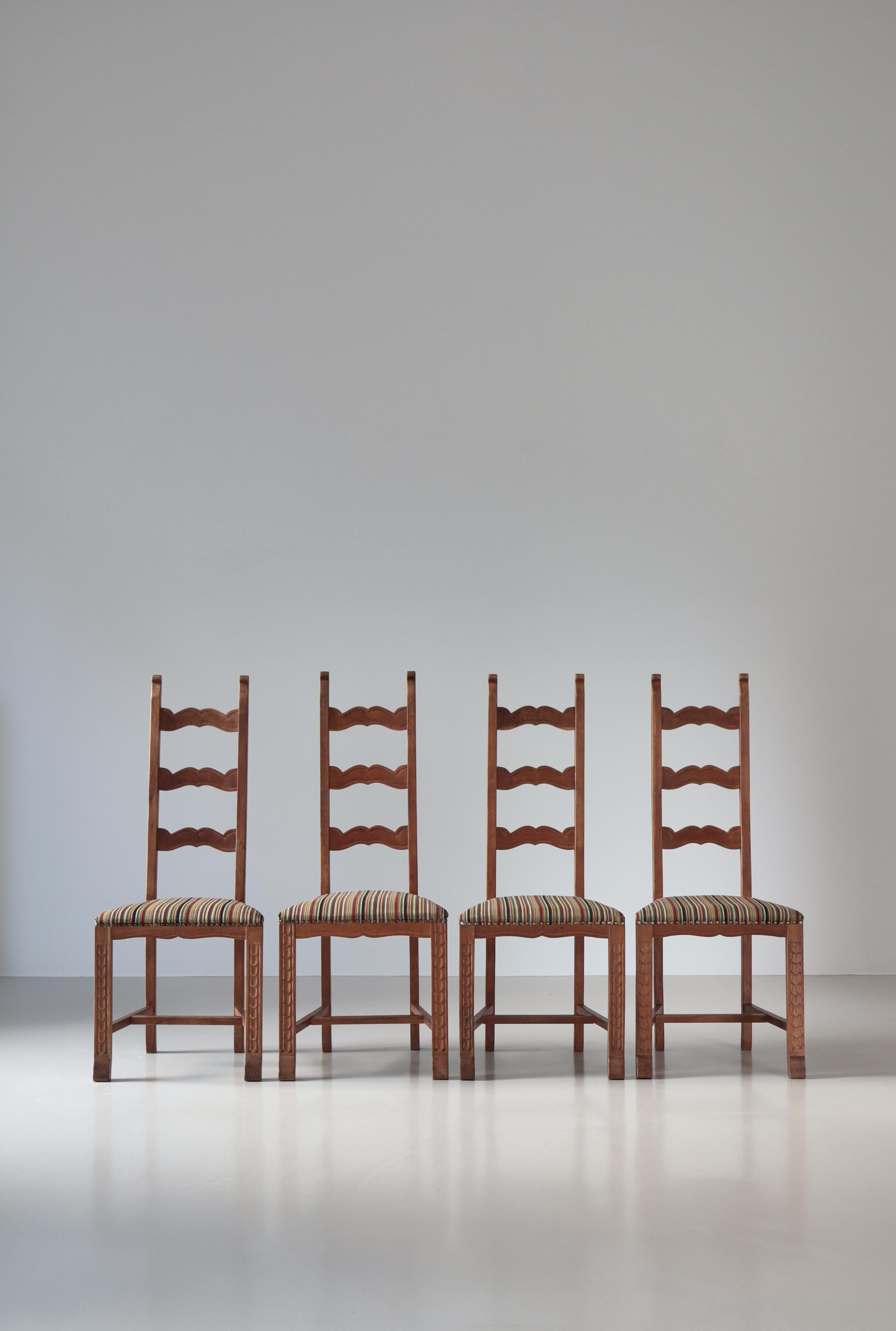 Danish Scandinavian Art Nouveau Skönvirke Chairs in Carved Oak, Denmark, 1930s For Sale