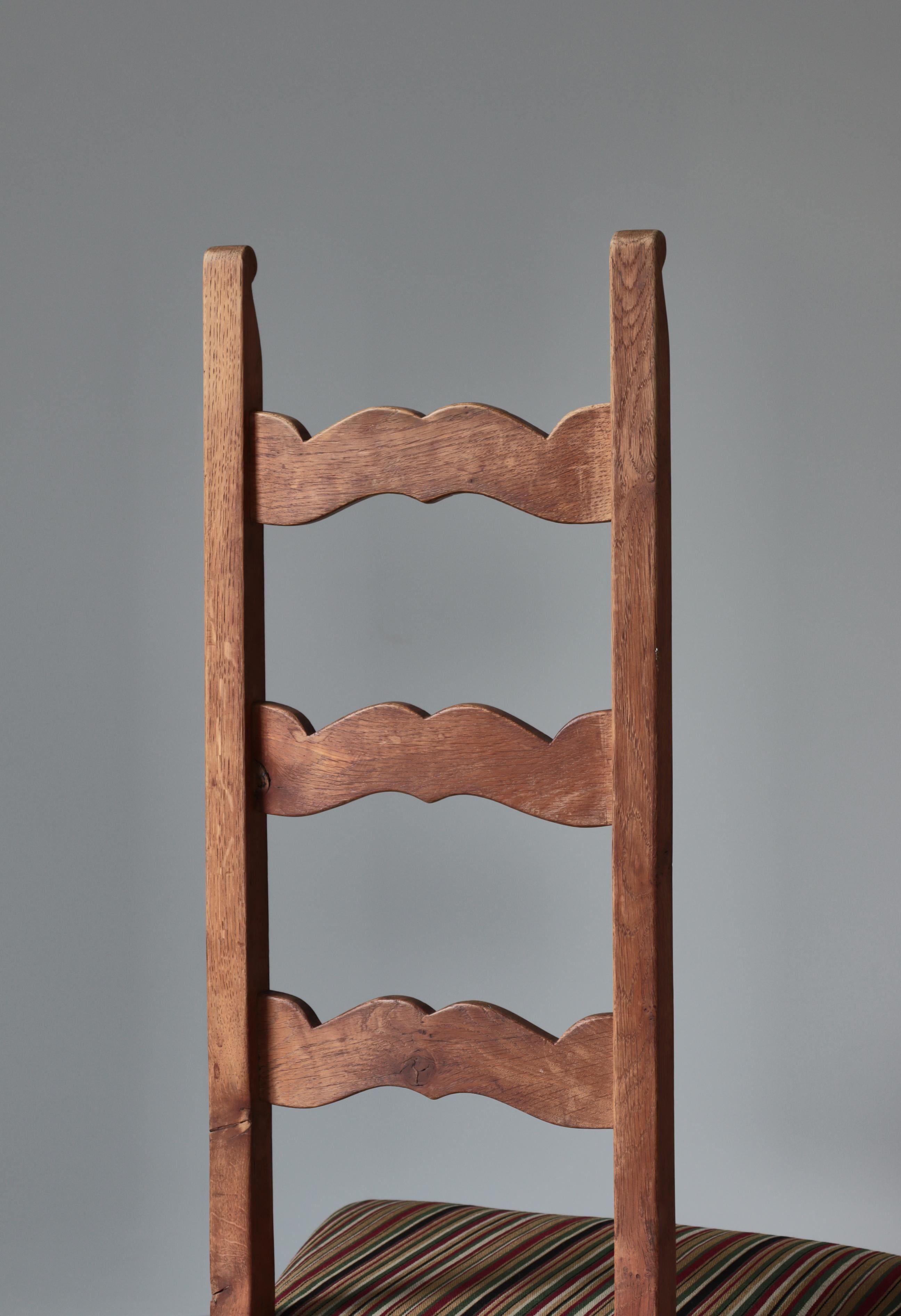 Scandinavian Art Nouveau Skönvirke Chairs in Carved Oak, Denmark, 1930s For Sale 3