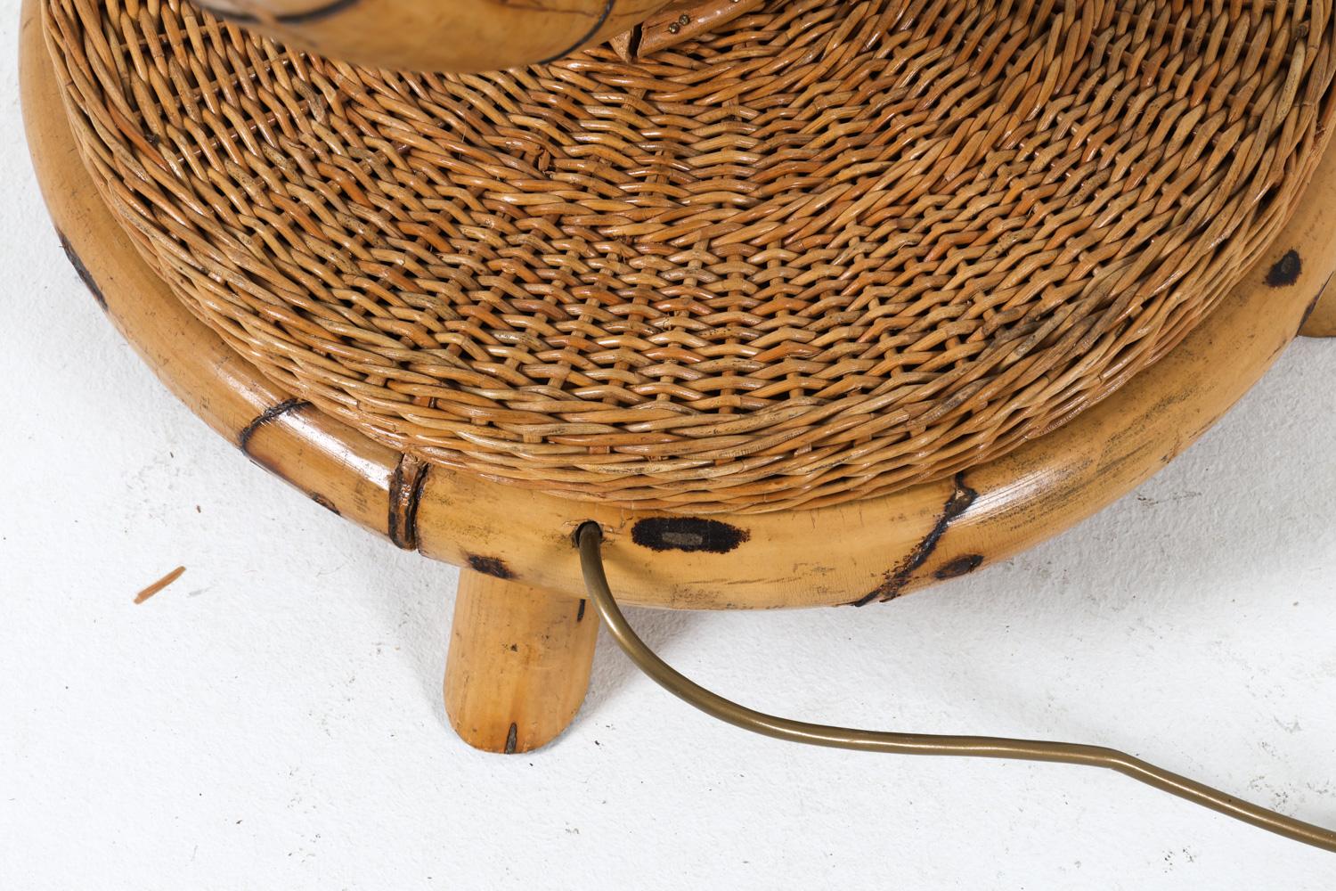 Lampadaire arc scandinave en bambou et rotin, circa 1960s en vente 5