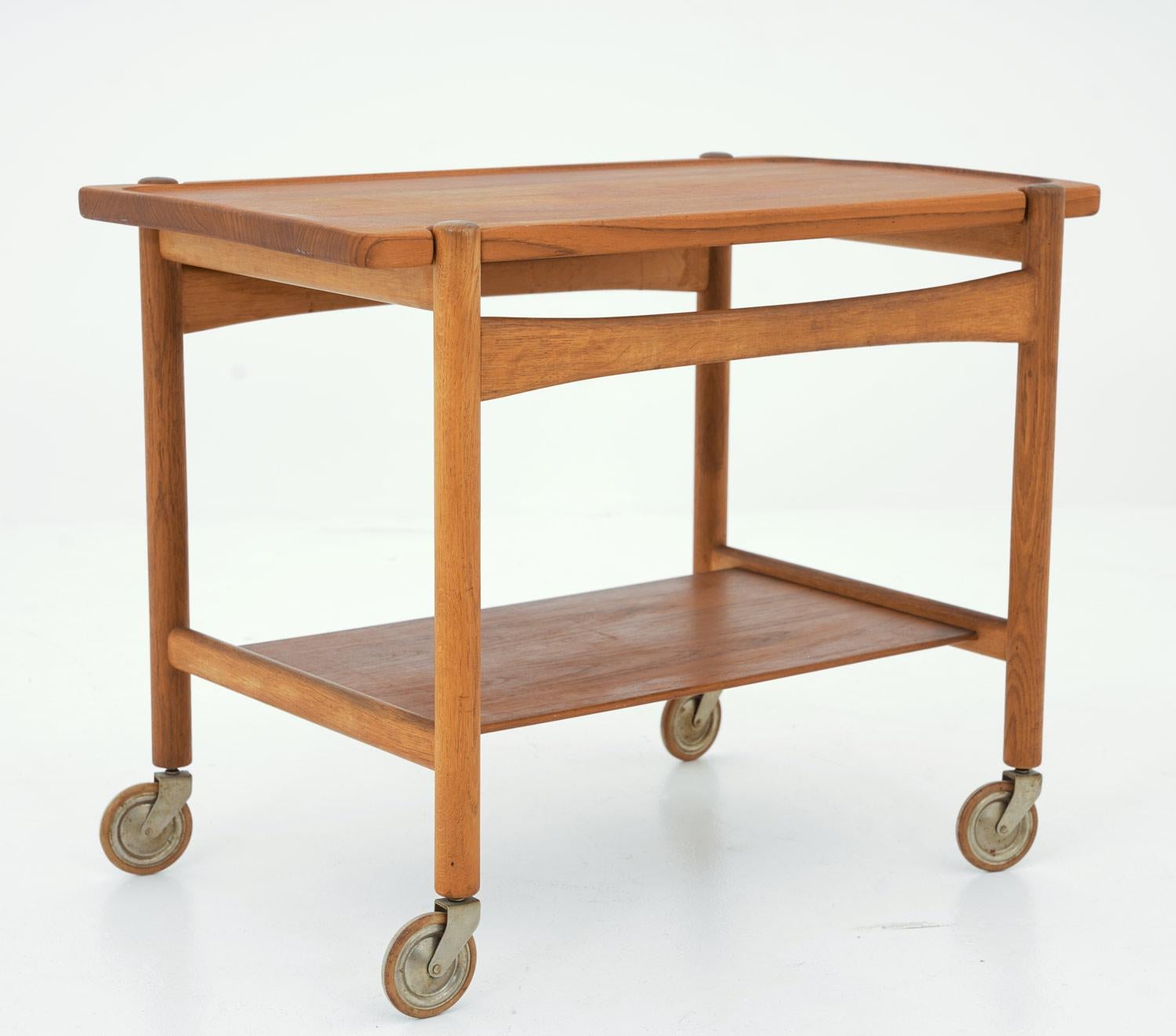 Mid-Century Modern Scandinavian Bar Cart in Teak and Oak by Hans J. Wegner For Sale