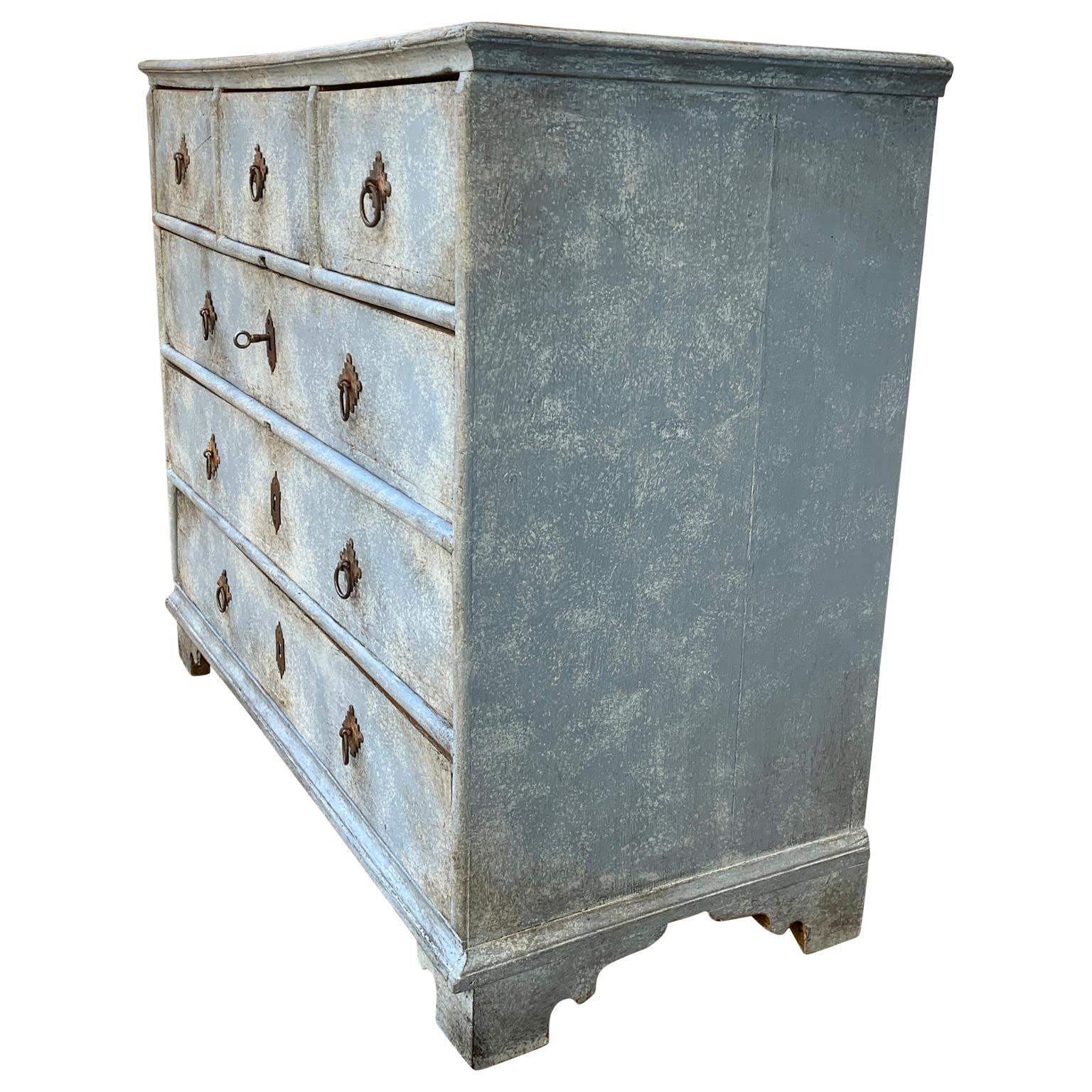 Scandinavian Baroque 18th Chest of Drawers Blue Painted In Good Condition In Haddonfield, NJ