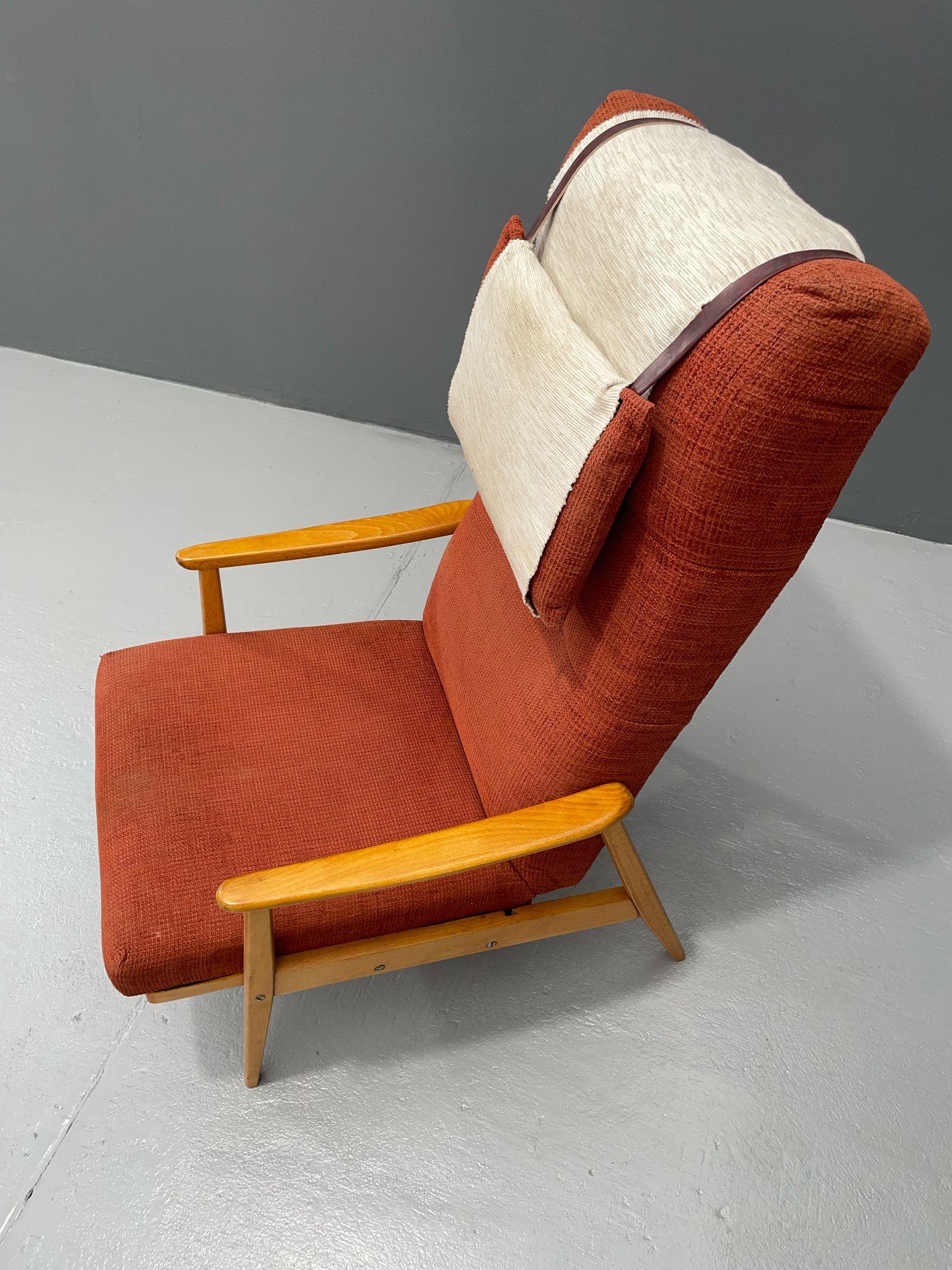 20ième siècle Fauteuil inclinable scandinave en Beeche, Suède, années 1950 en vente