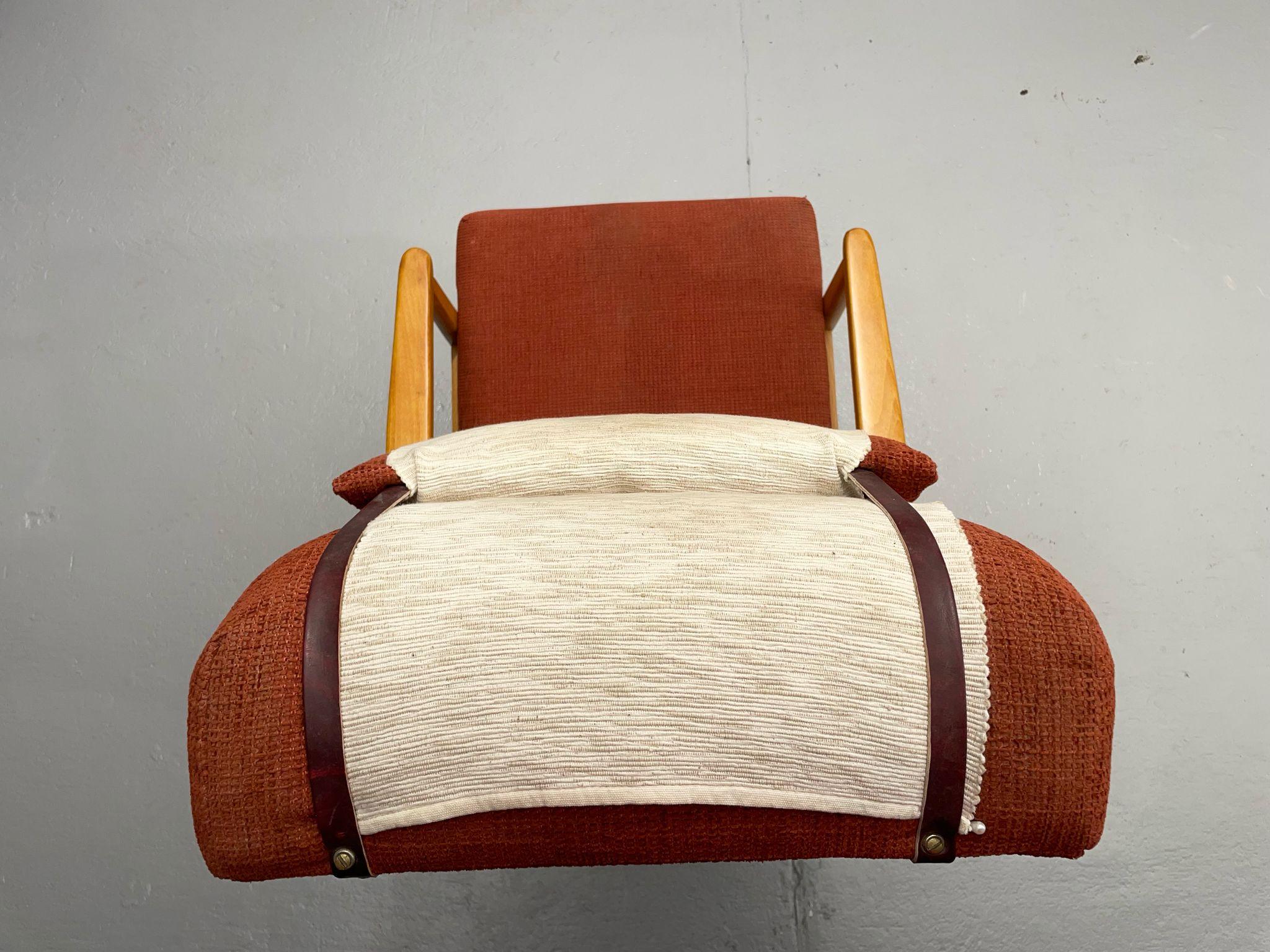 Tissu d'ameublement Fauteuil inclinable scandinave en Beeche, Suède, années 1950 en vente