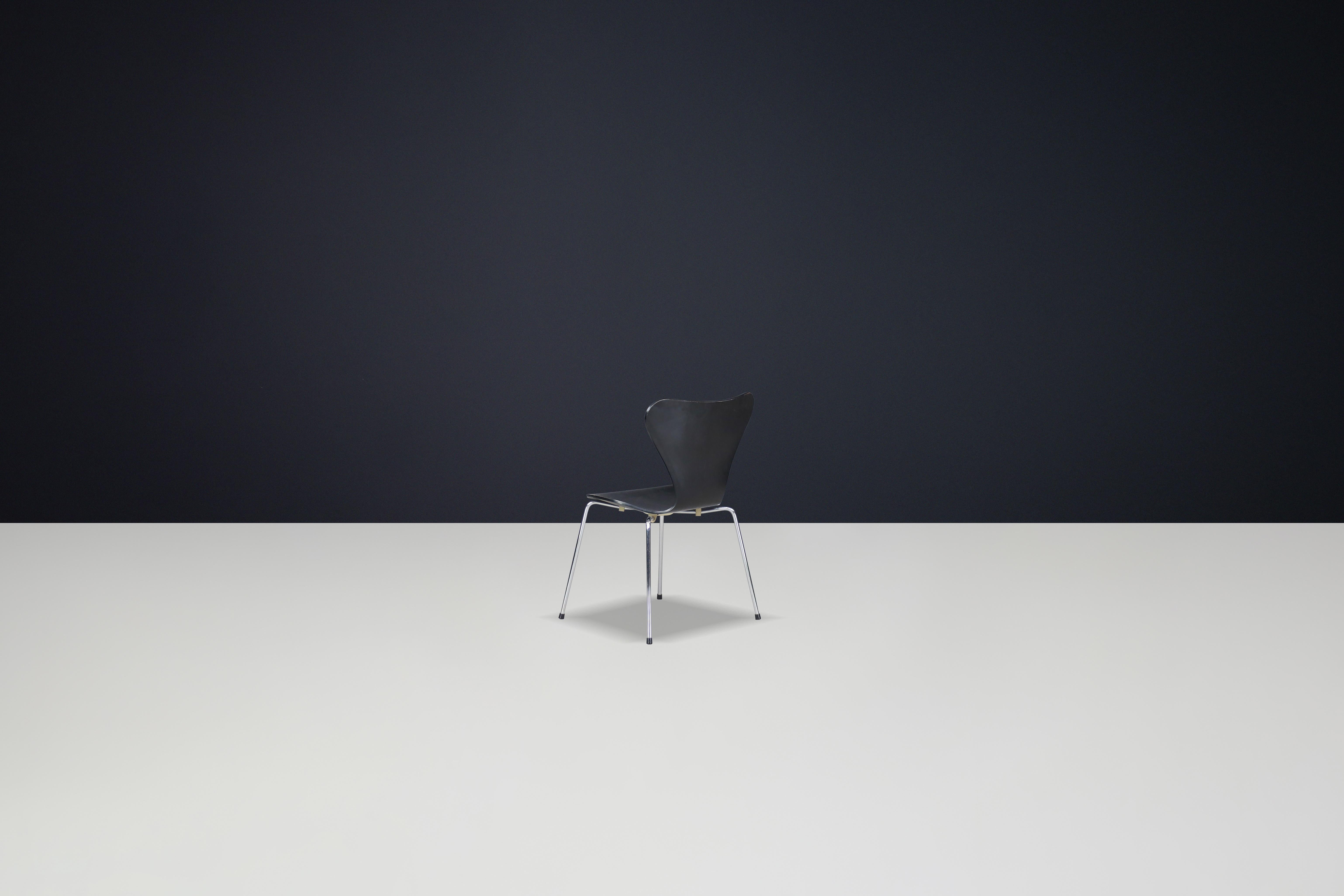 Skandinavischer schwarzer Arne Jacobsen für Fritz Hansen 3107 Serie 7 Esszimmerstuhl im Zustand „Gut“ im Angebot in Almelo, NL