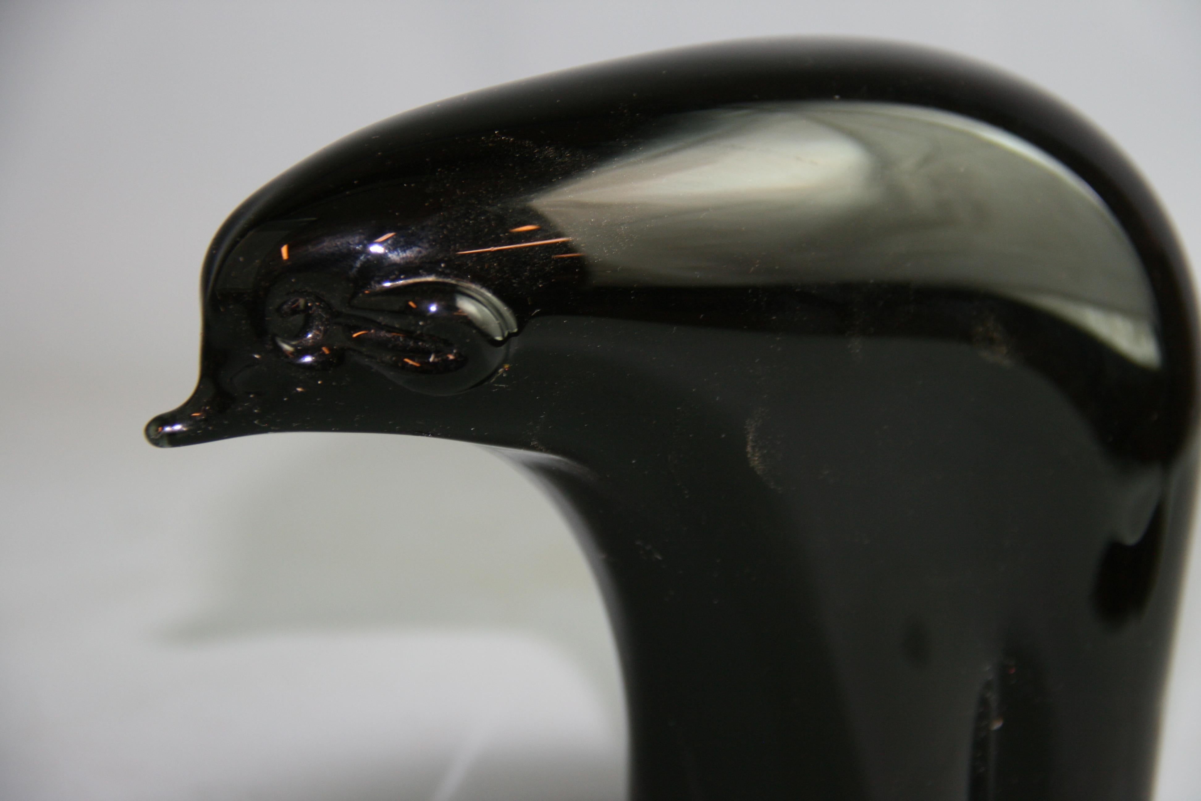 Scandinave  Sculpture d'ours en verre d'art noir en vente 1