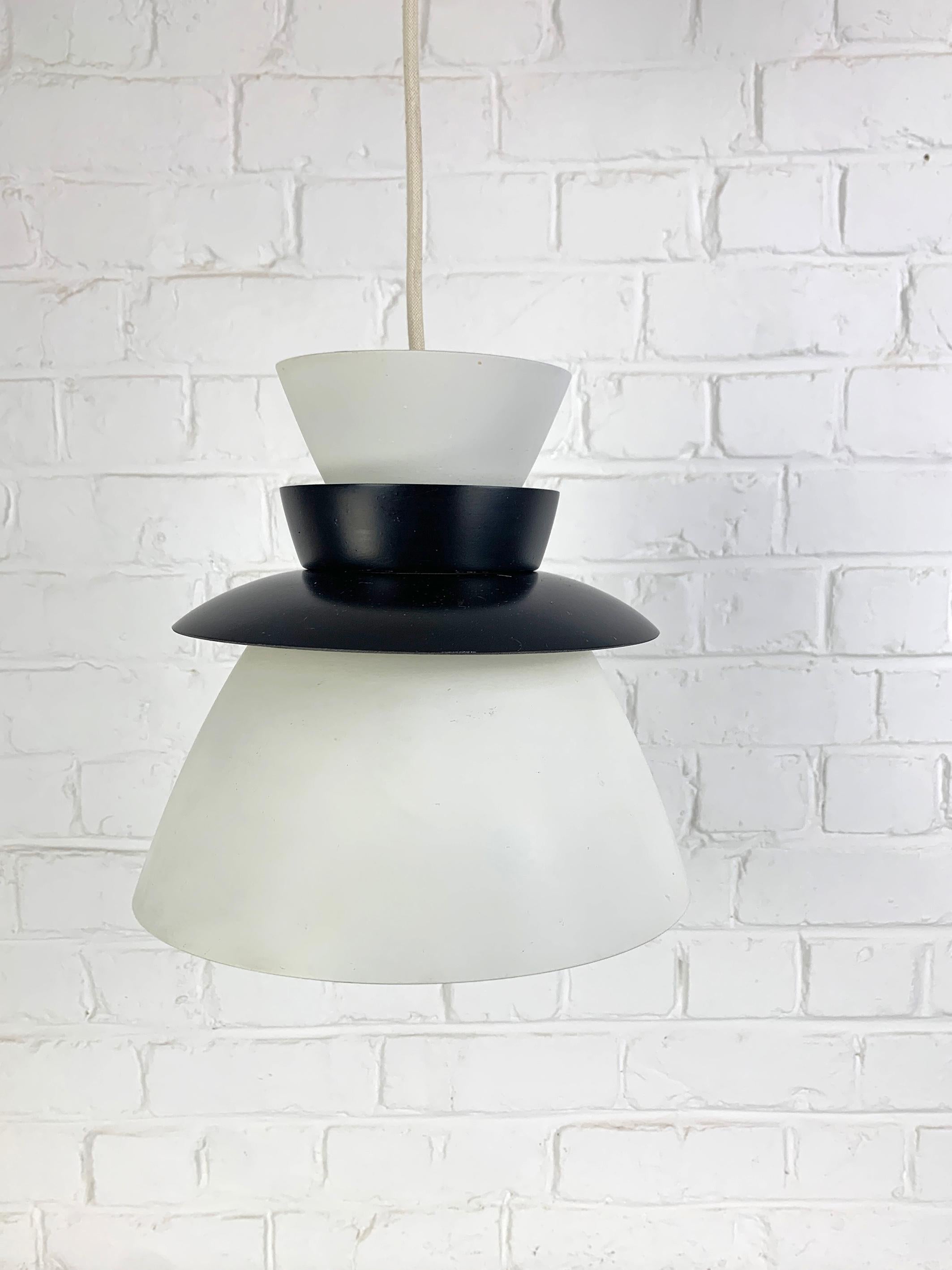 Scandinavian Black & White Pendant light, Mid-Century Modernism, Artek Finland For Sale 4