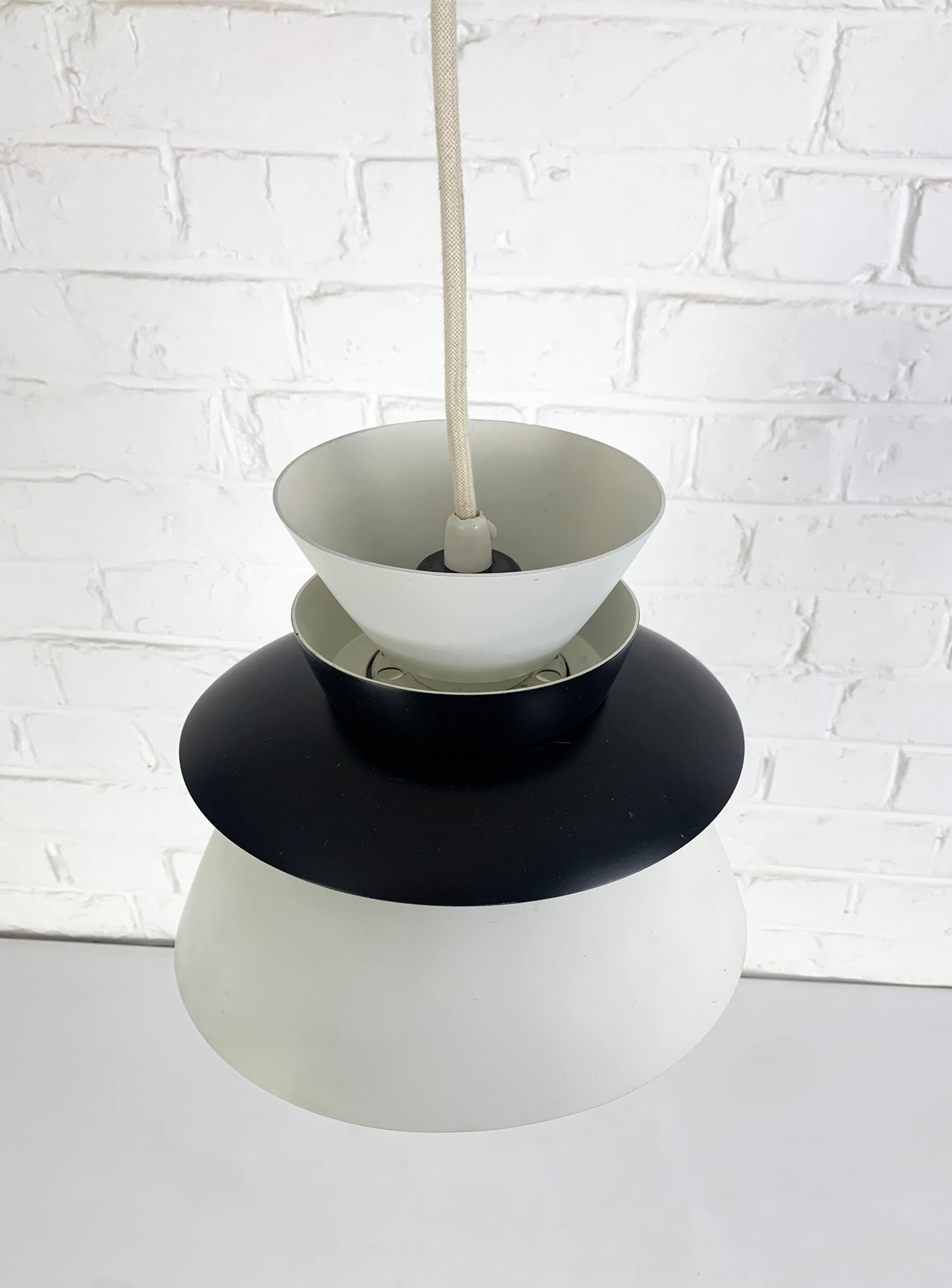 Scandinavian Black & White Pendant light, Mid-Century Modernism, Artek Finland For Sale 6