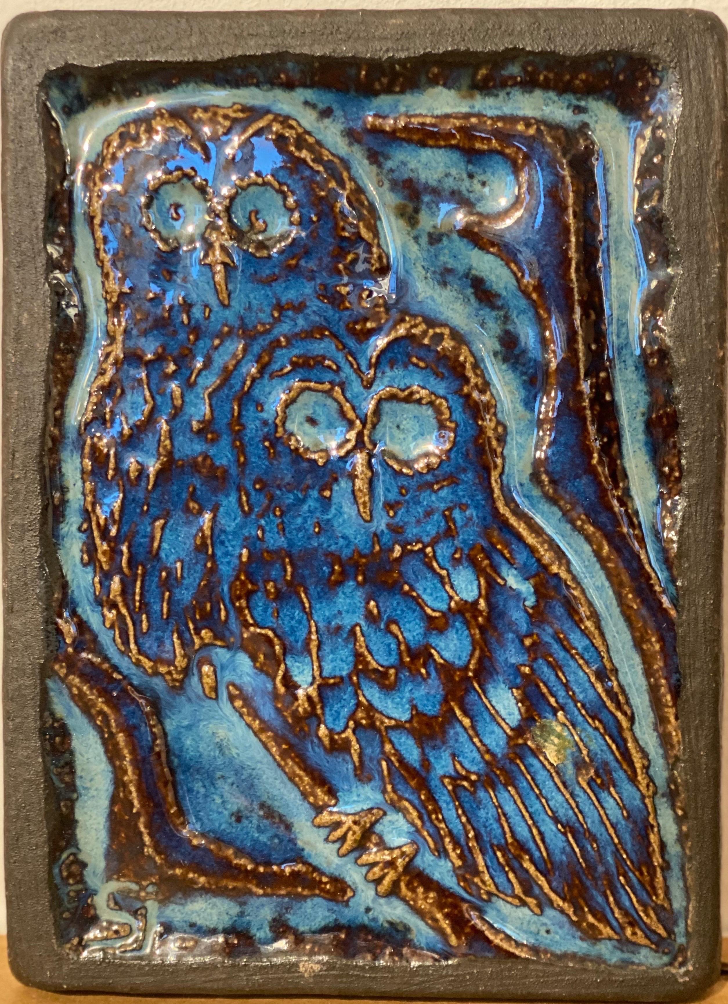 Skandinavisches blau glasiertes Eulen-Keramikrelief von Svend Åage Jensen für Søholm (Glasiert) im Angebot