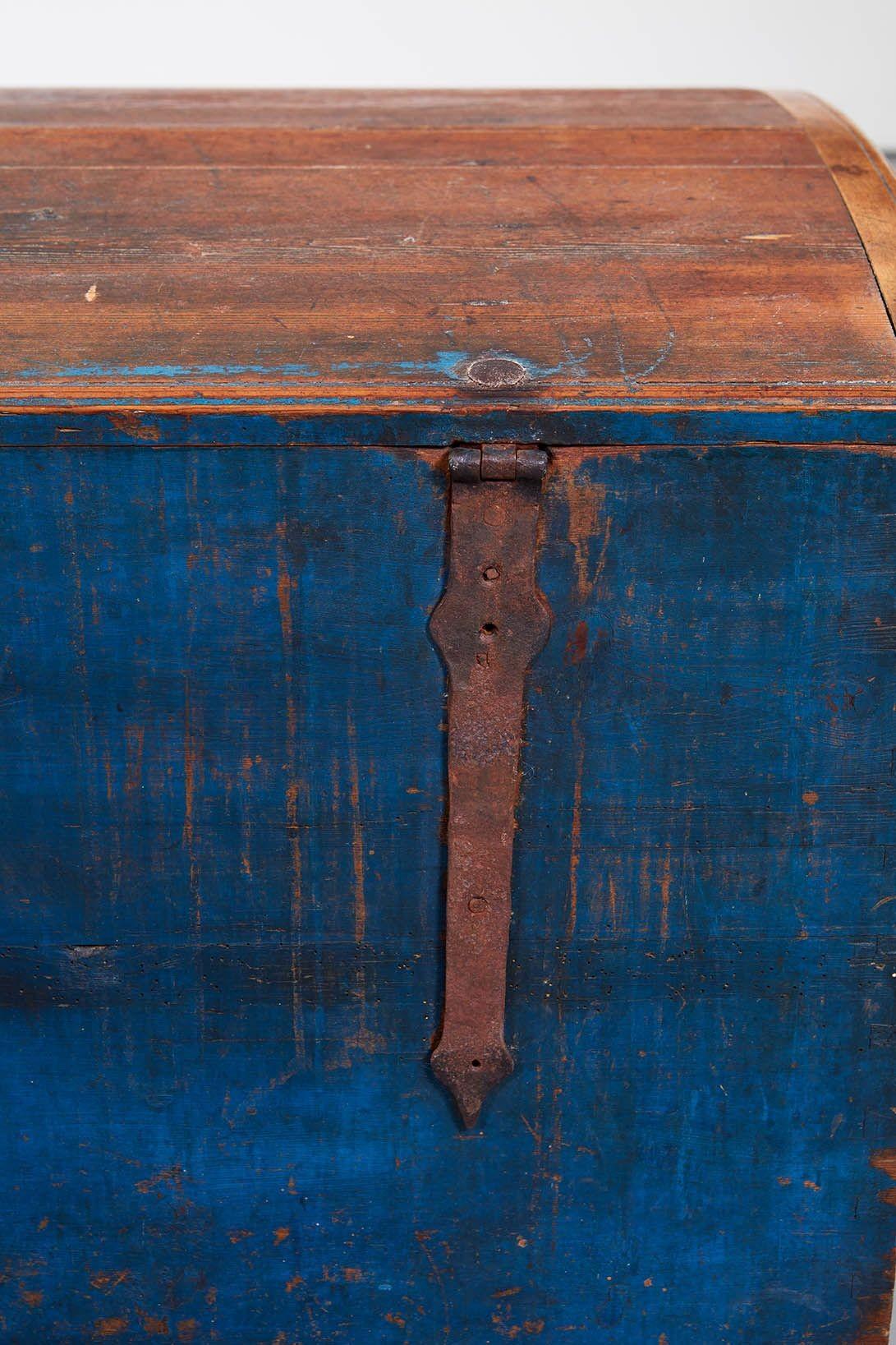 Scandinavian Blue Marriage Chest For Sale 12
