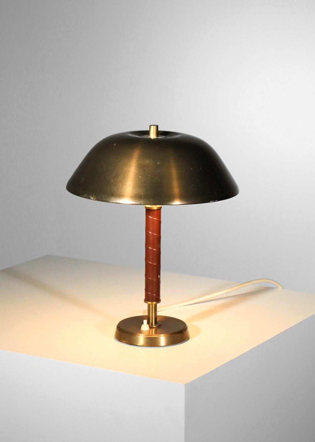 Scandinavian brass and leather Swedish table lamp For Sale 2