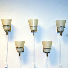 Skandinavische Wandlampe aus Messing und Opalglas 1950er Jahre, Stück