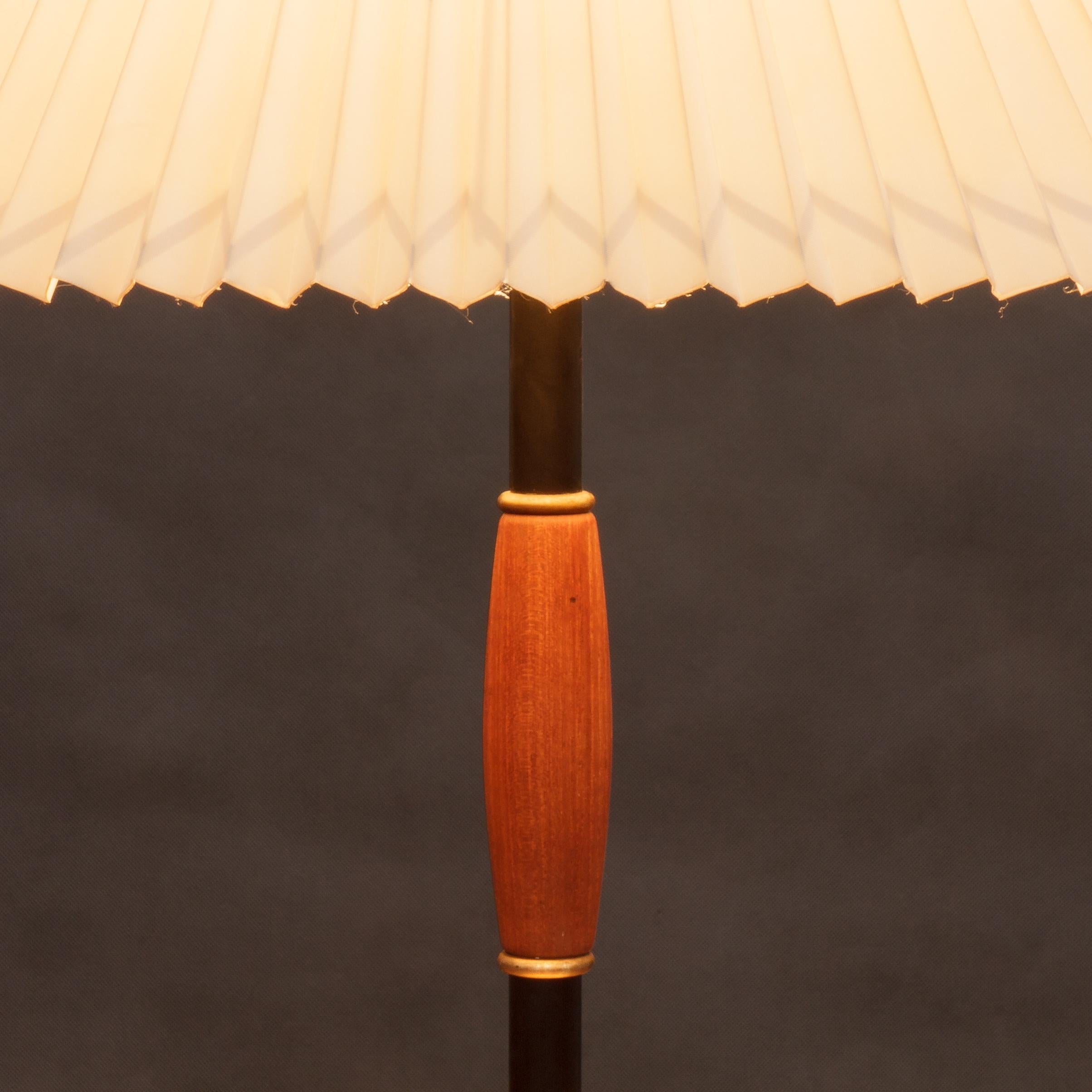 Scandinavian Brass and Teak Desk Lamp 3