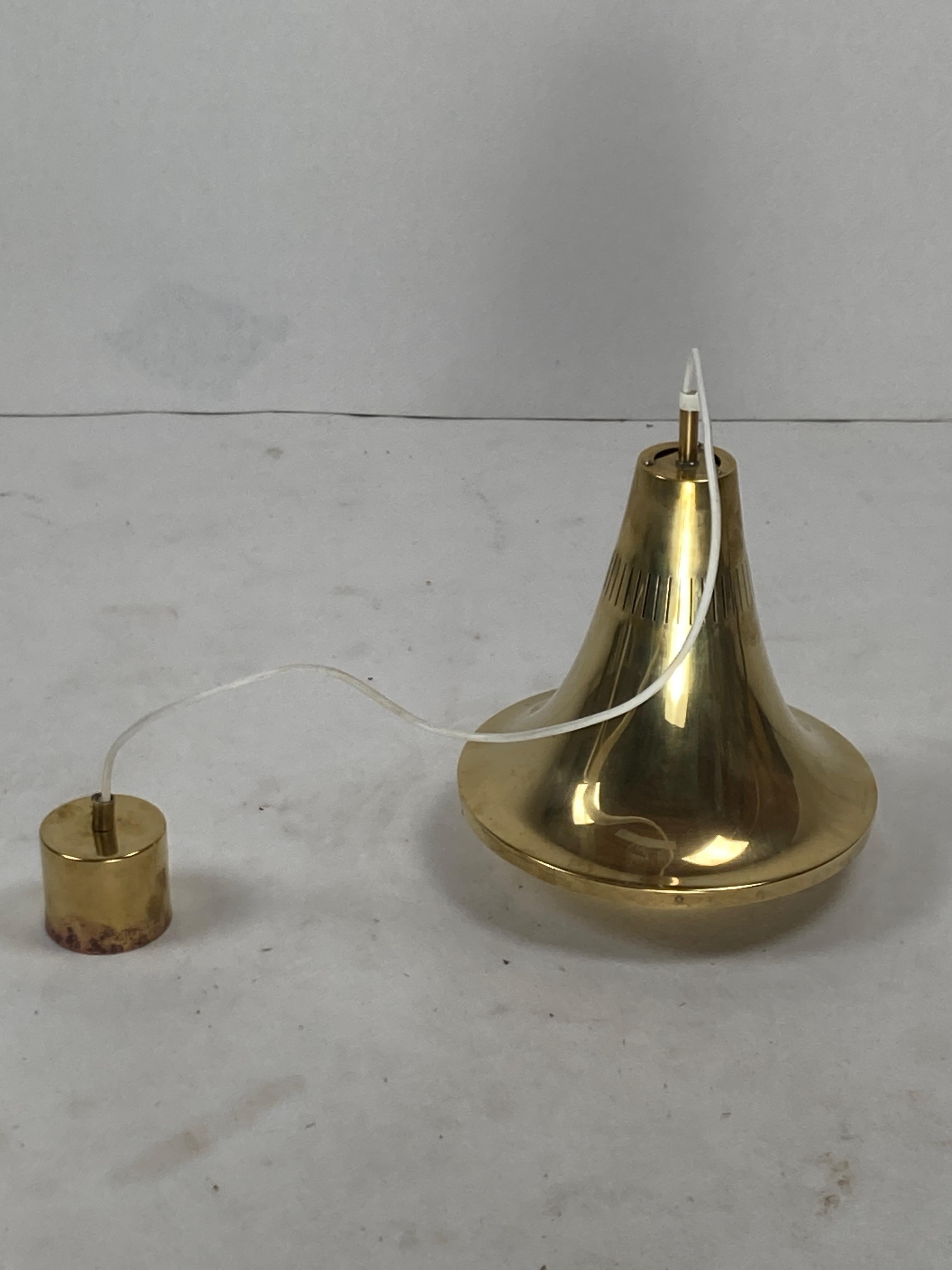 Lampada a sospensione scandinava in ottone di Hans-Agne Jakobsson, Svezia anni '60 in vendita 5