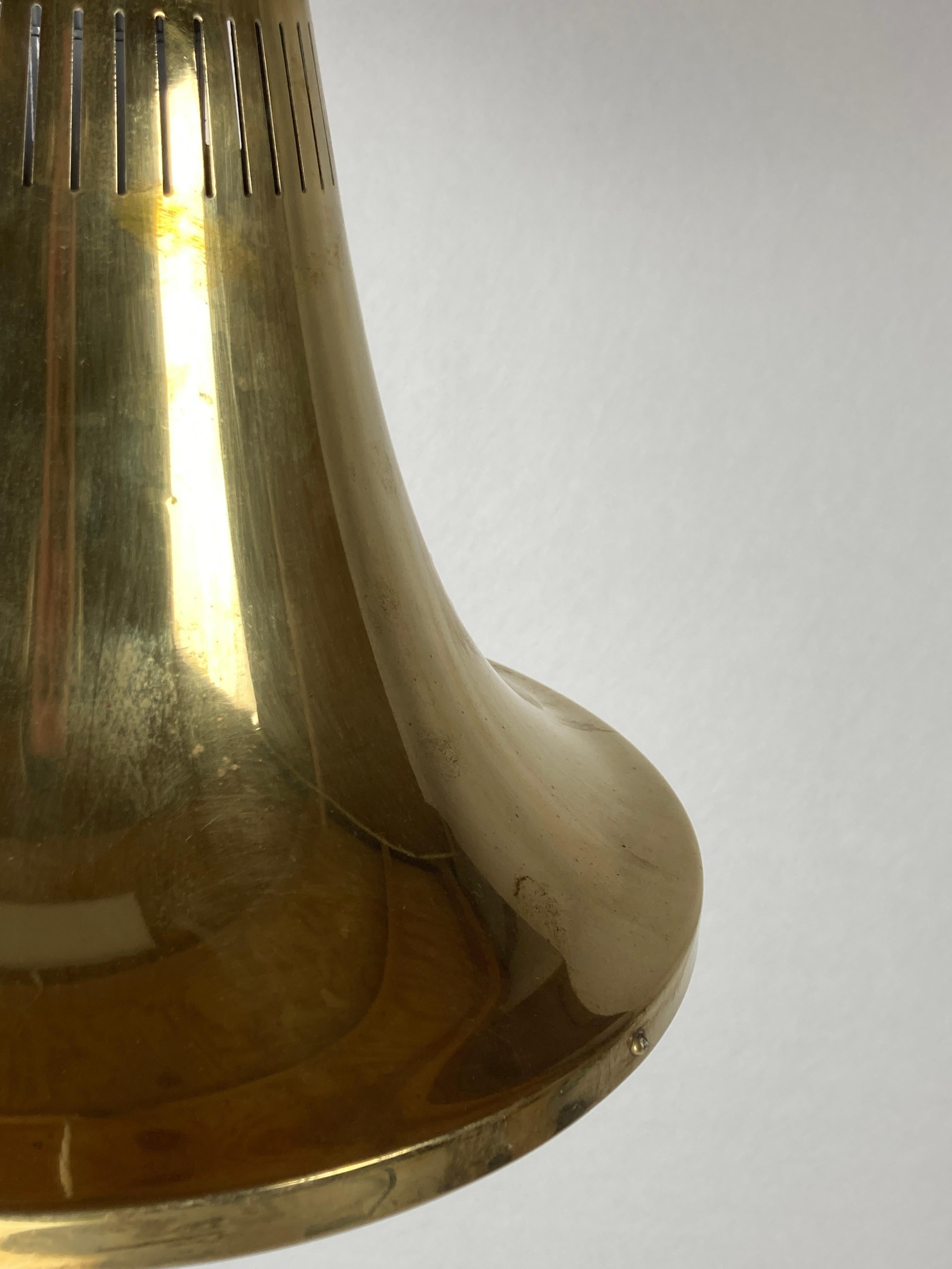 Lampada a sospensione scandinava in ottone di Hans-Agne Jakobsson, Svezia anni '60 in vendita 1