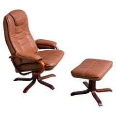 Skandinavischer brauner Leder-Loungesessel mit Ottomane, um 1990