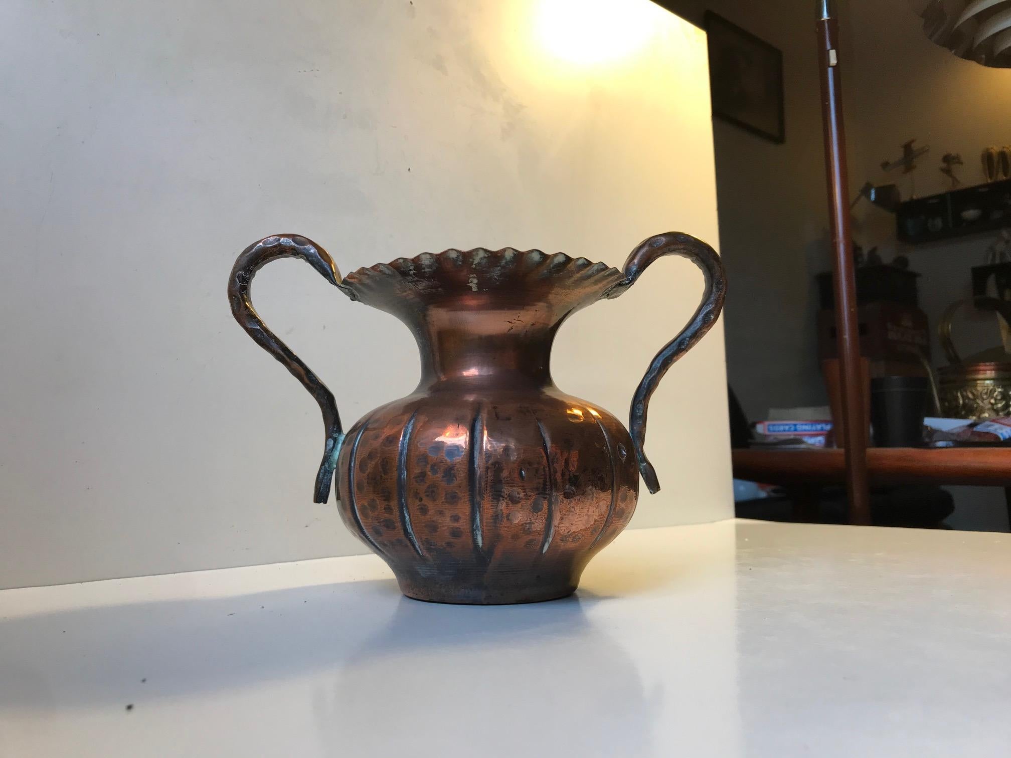 Scandinavian Brutalist Vase in Hand-Embossed Copper, 1970s In Good Condition For Sale In Esbjerg, DK