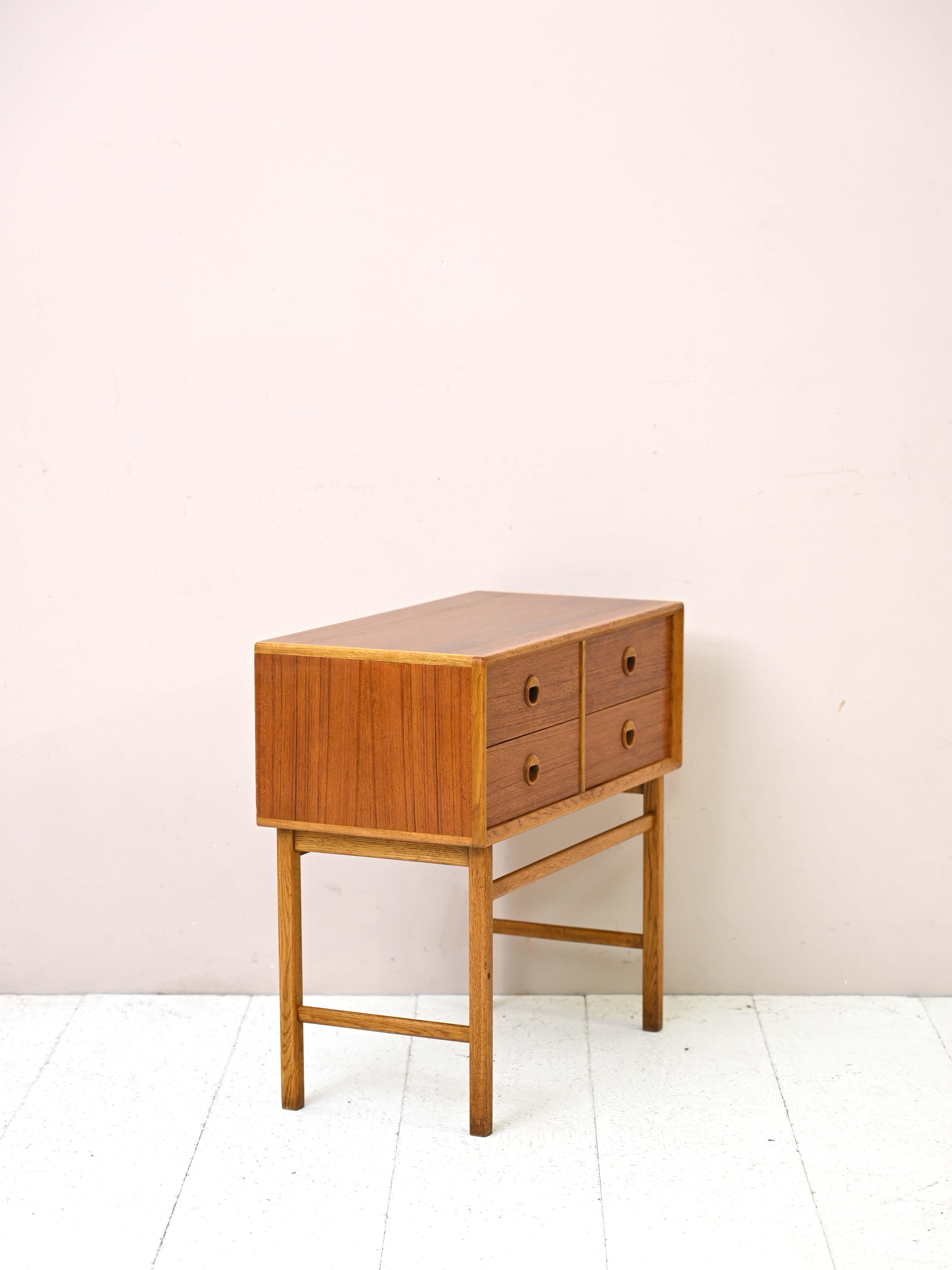 Scandinavian Modern Scandinavian cabinet with drawers For Sale