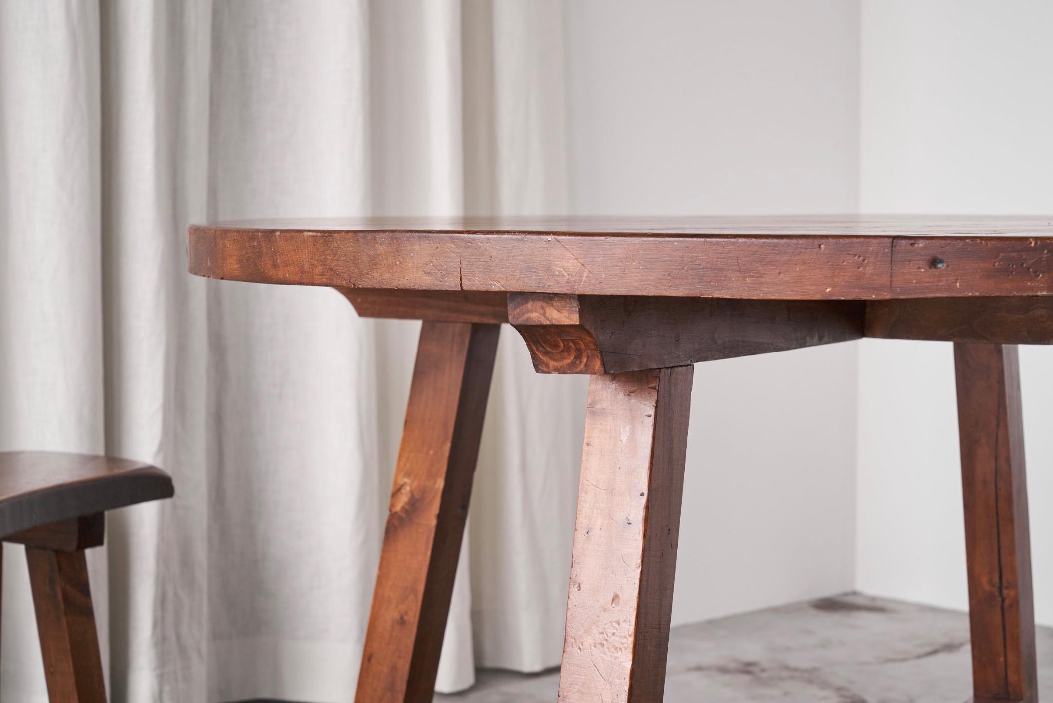 Ensemble rustique d'ébéniste scandinave et de bancs en pin massif des années 1940 en vente 3