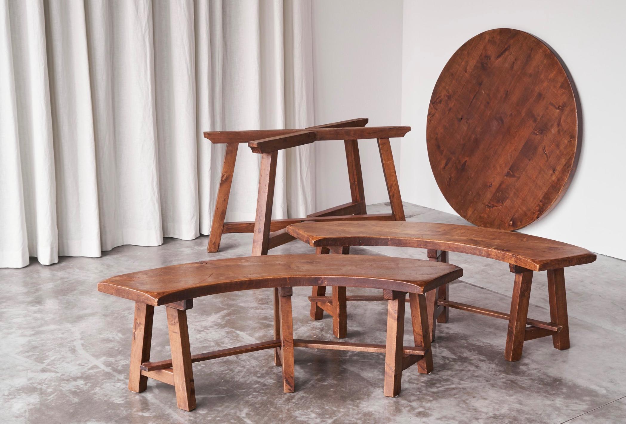Scandinave Ensemble rustique d'ébéniste scandinave et de bancs en pin massif des années 1940 en vente