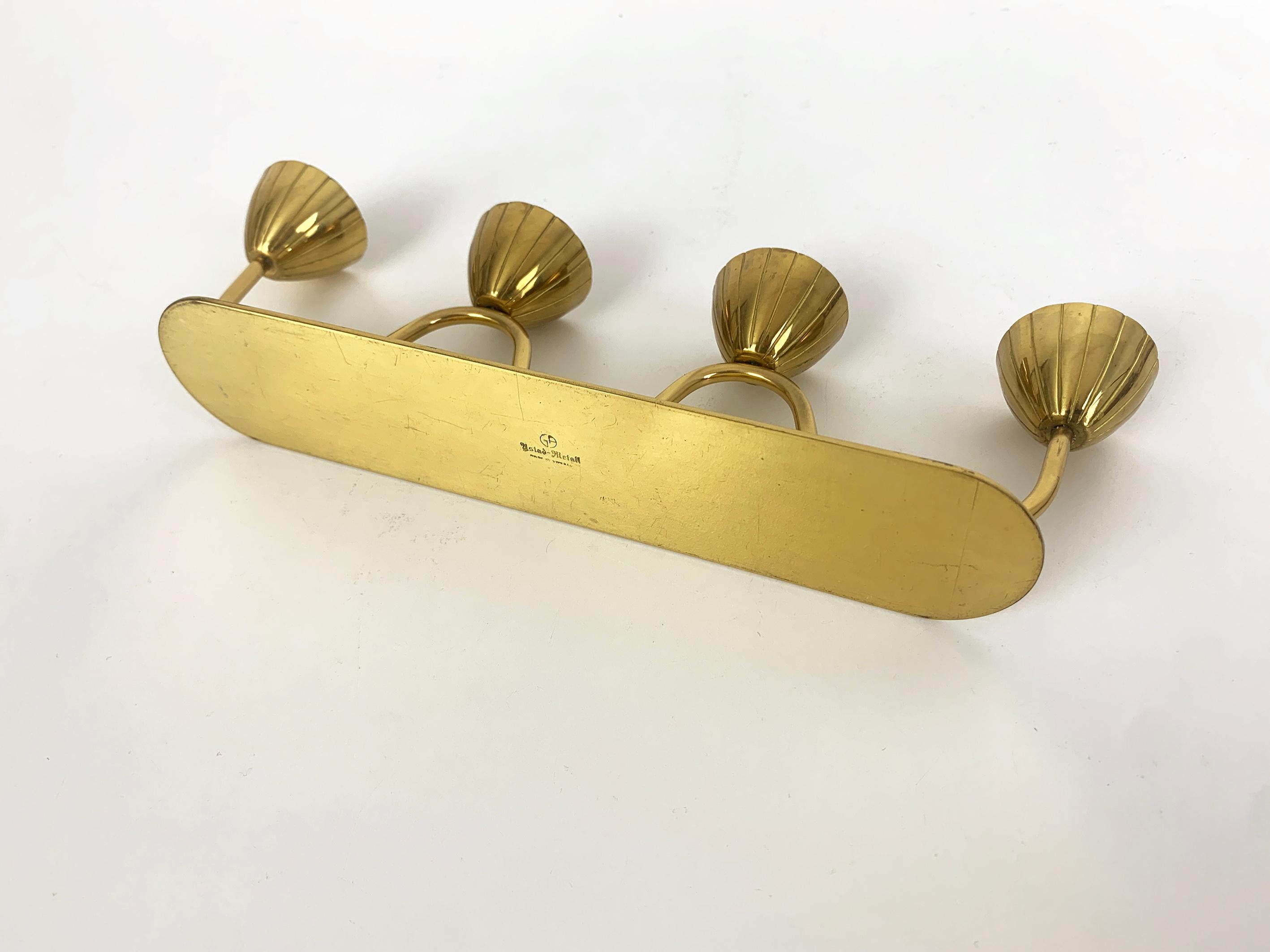 Candelabro scandinavo in ottone di Gunnar Ander per Ystad Metal, Svezia, anni '50 in vendita 4