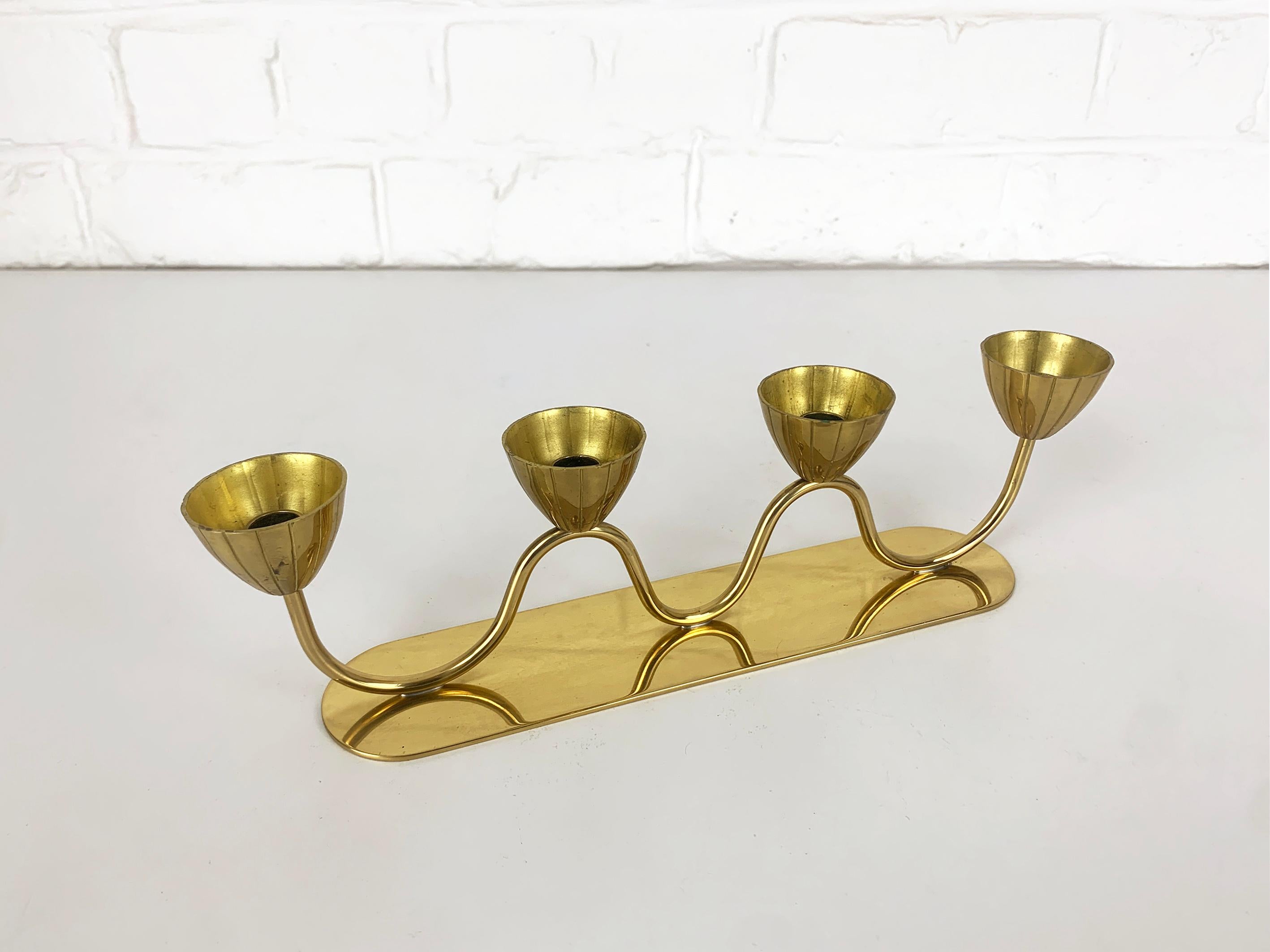 Candelabro scandinavo in ottone di Gunnar Ander per Ystad Metal, Svezia, anni '50 in vendita 2