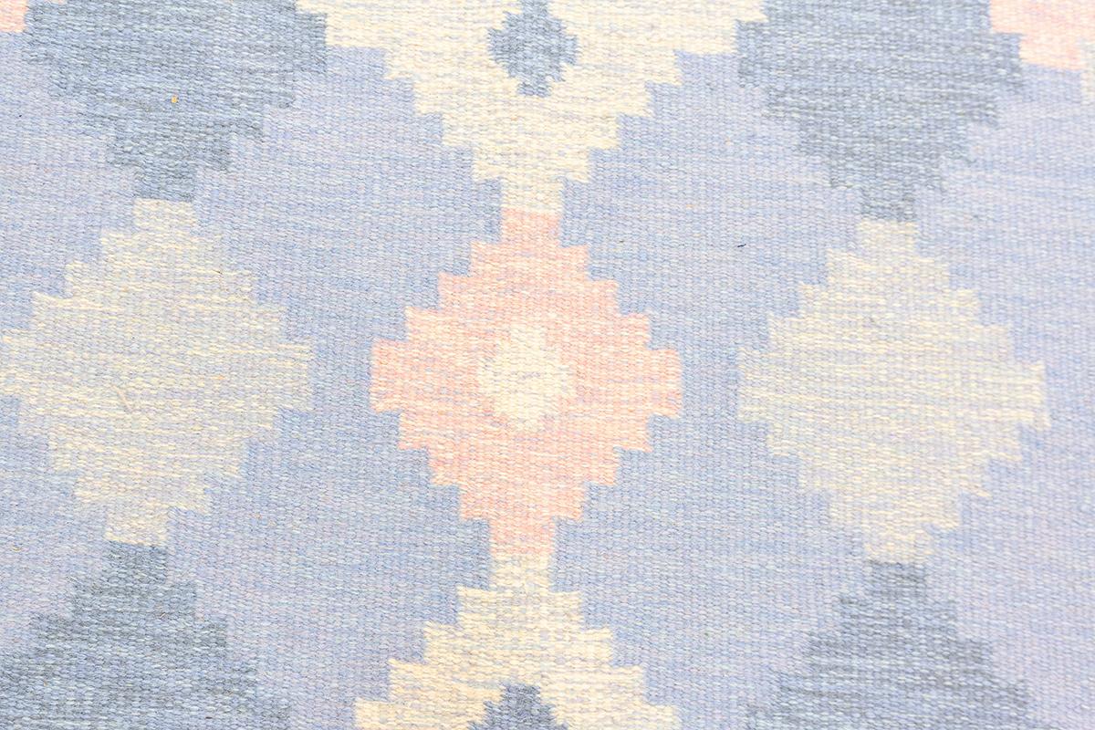 Tappeto scandinavo Rollakan Svedese Design astratto Palette di colori tenui In condizioni buone in vendita a Ferrara, IT