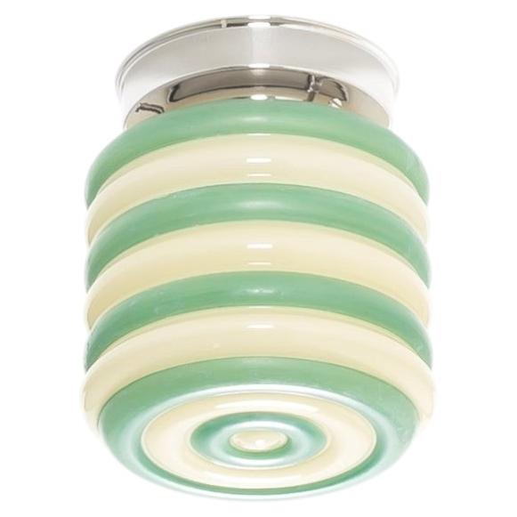 What is the difference between a lamp and a lantern?