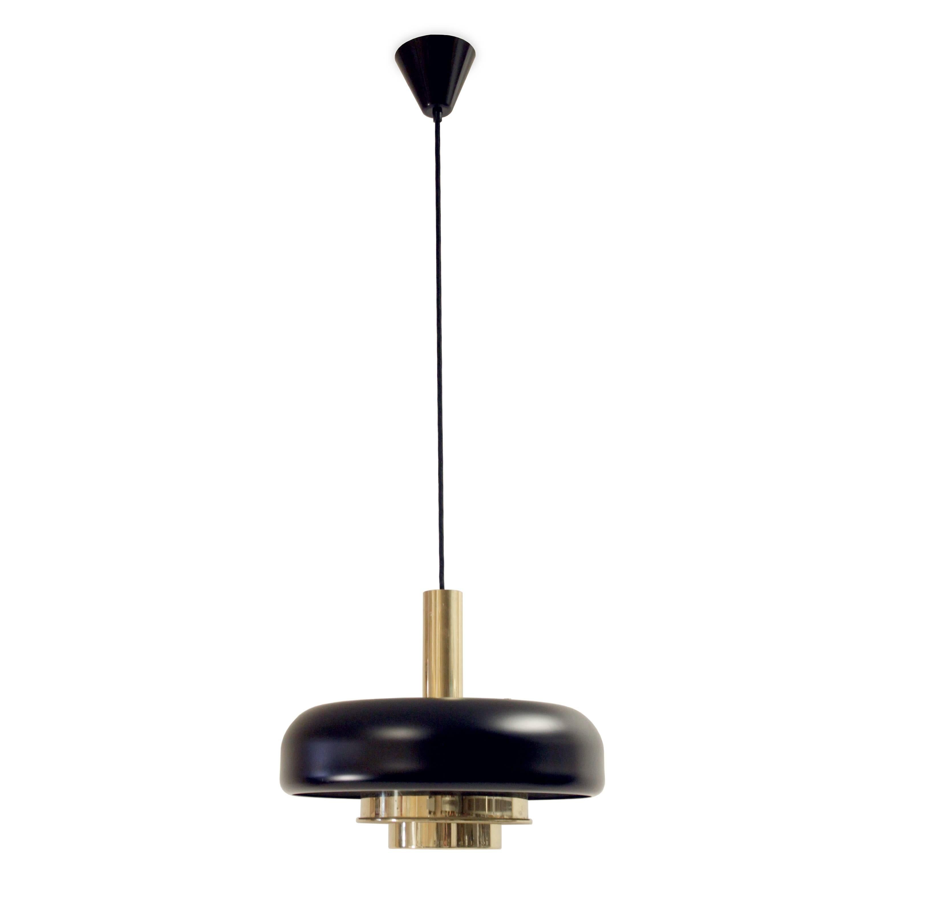 Sublime and wonderful ceiling light in lacquered steel and brass. Designed by Jonas Hidle and made in Norway by Høvik Verk from circa 1960s second half. The lamp is fully working and in excellent vintage condition.