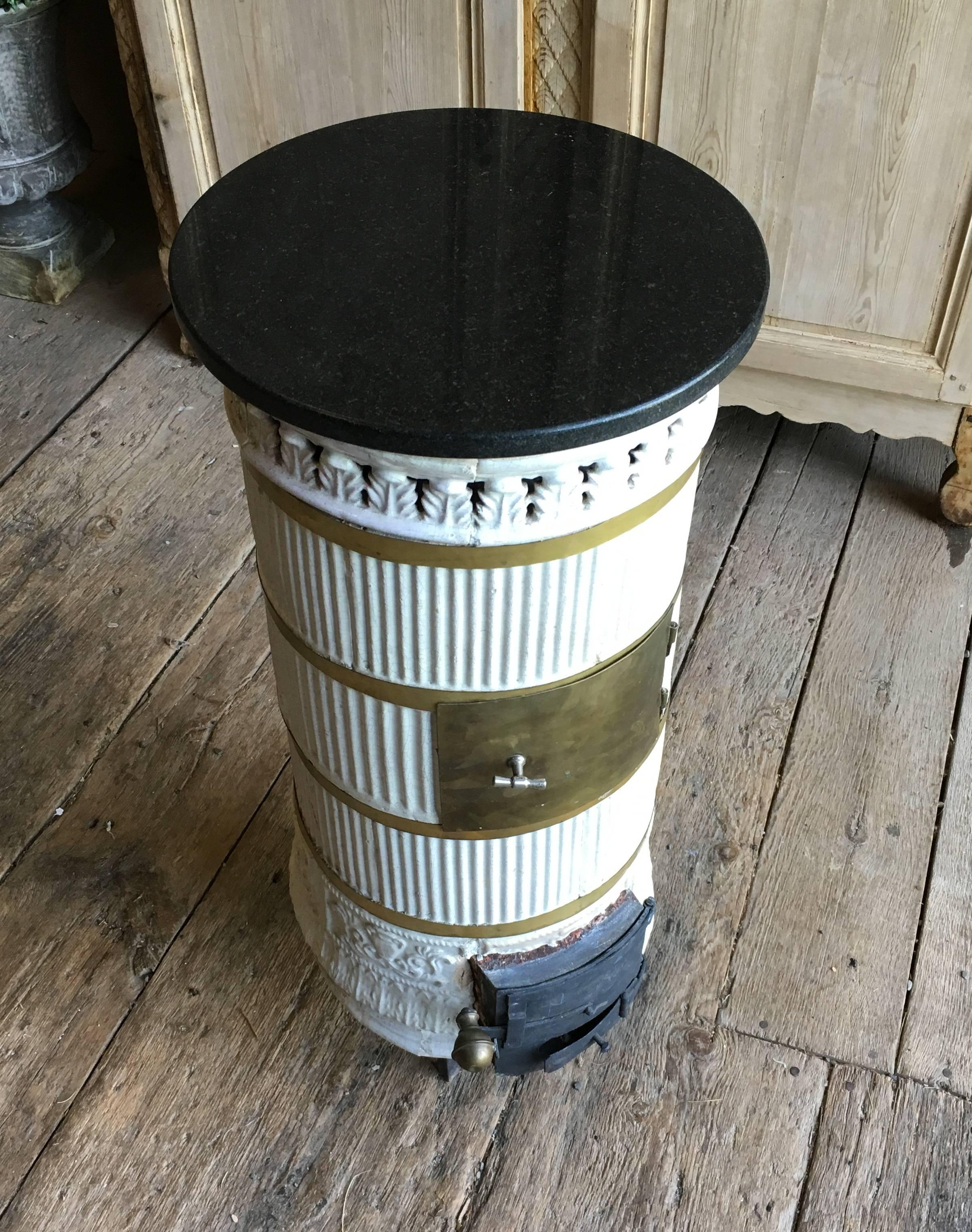 Poêle de salon scandinave en céramique 2