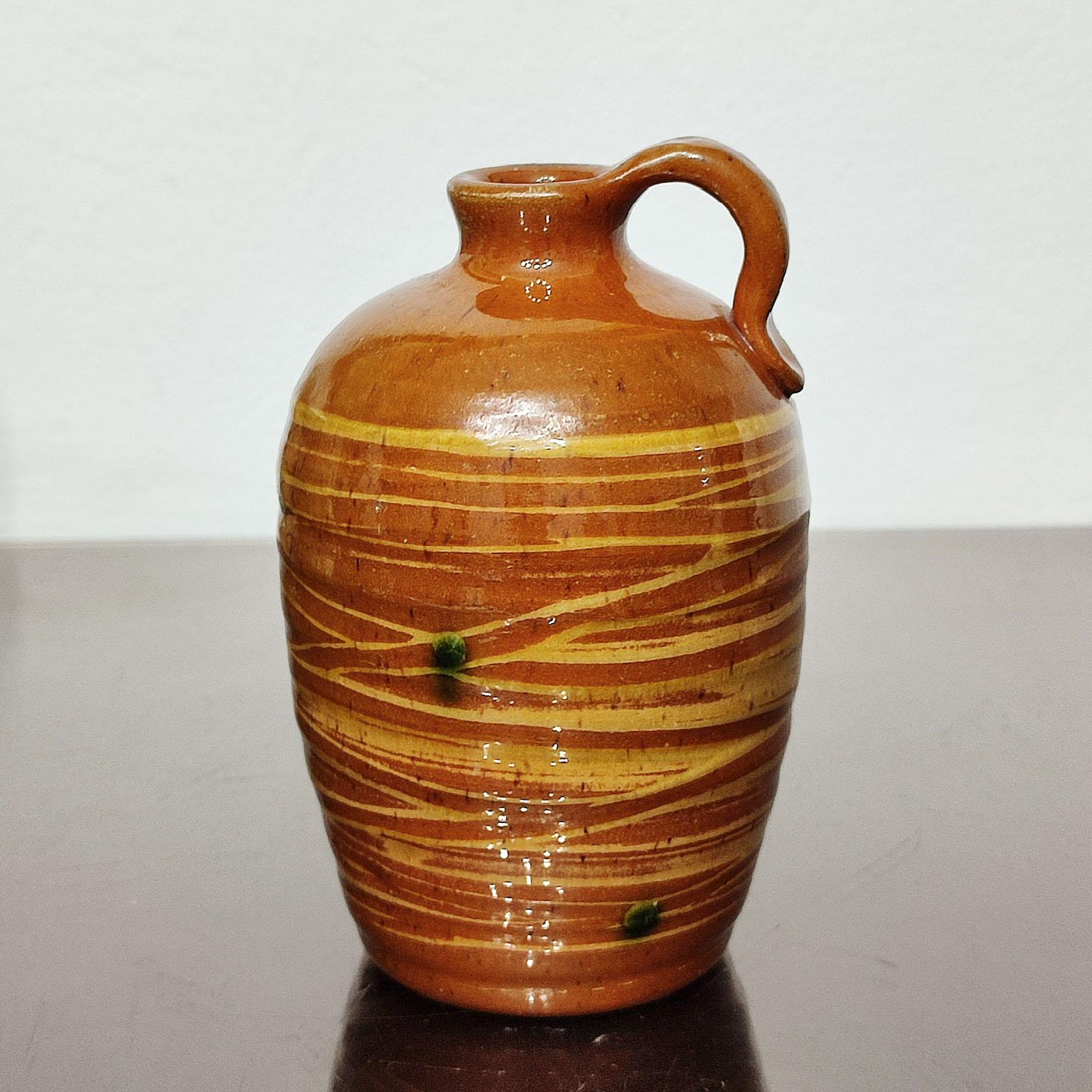 Brocca in ceramica scandinava, Ville Sjöholm, Höganäs, Svezia 1950
Nel 1941, Ville partecipò alla formazione del gruppo 