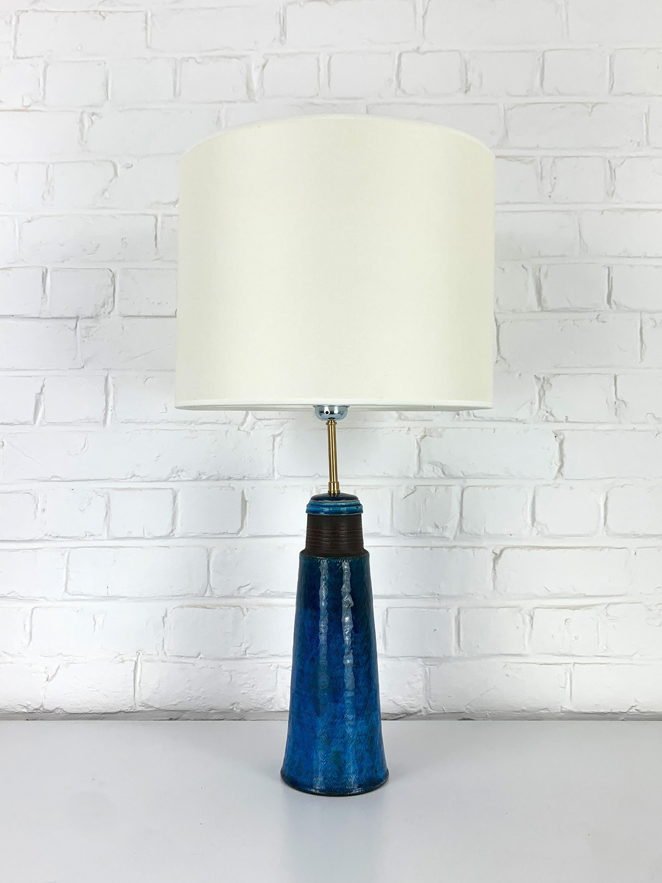 Tall Scandinavian ceramic table lamp, Nils Kähler for HAK, Denmark In Good Condition In Vorst, BE