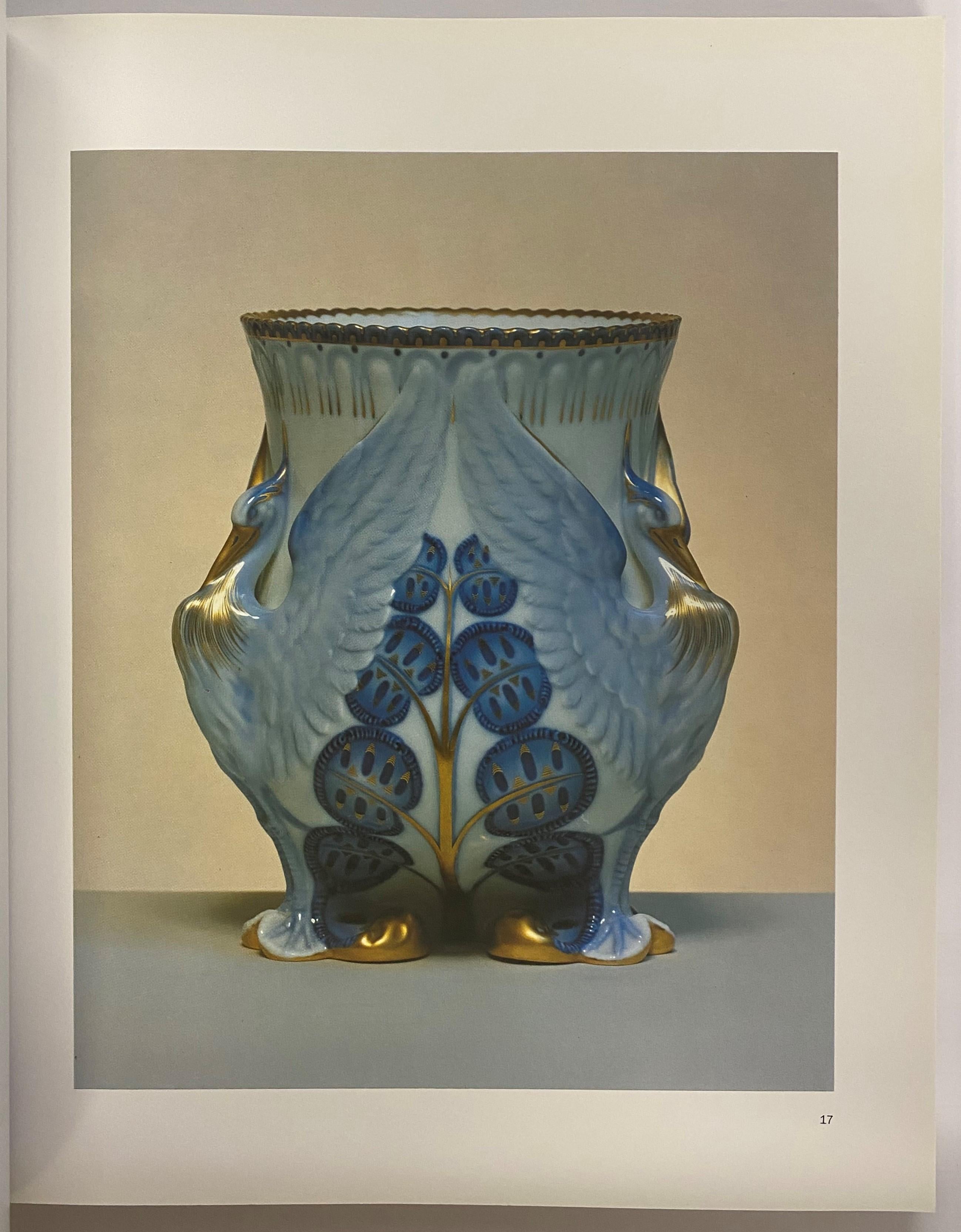 by Jennifer Hawkins Opis 
This is a comprehensive catalogue of the Scandinavian Ceramics and Glass collection at the V&A, showing comparative material from all four Scandinavian countries. The history of the many ceramics and glass factories, their